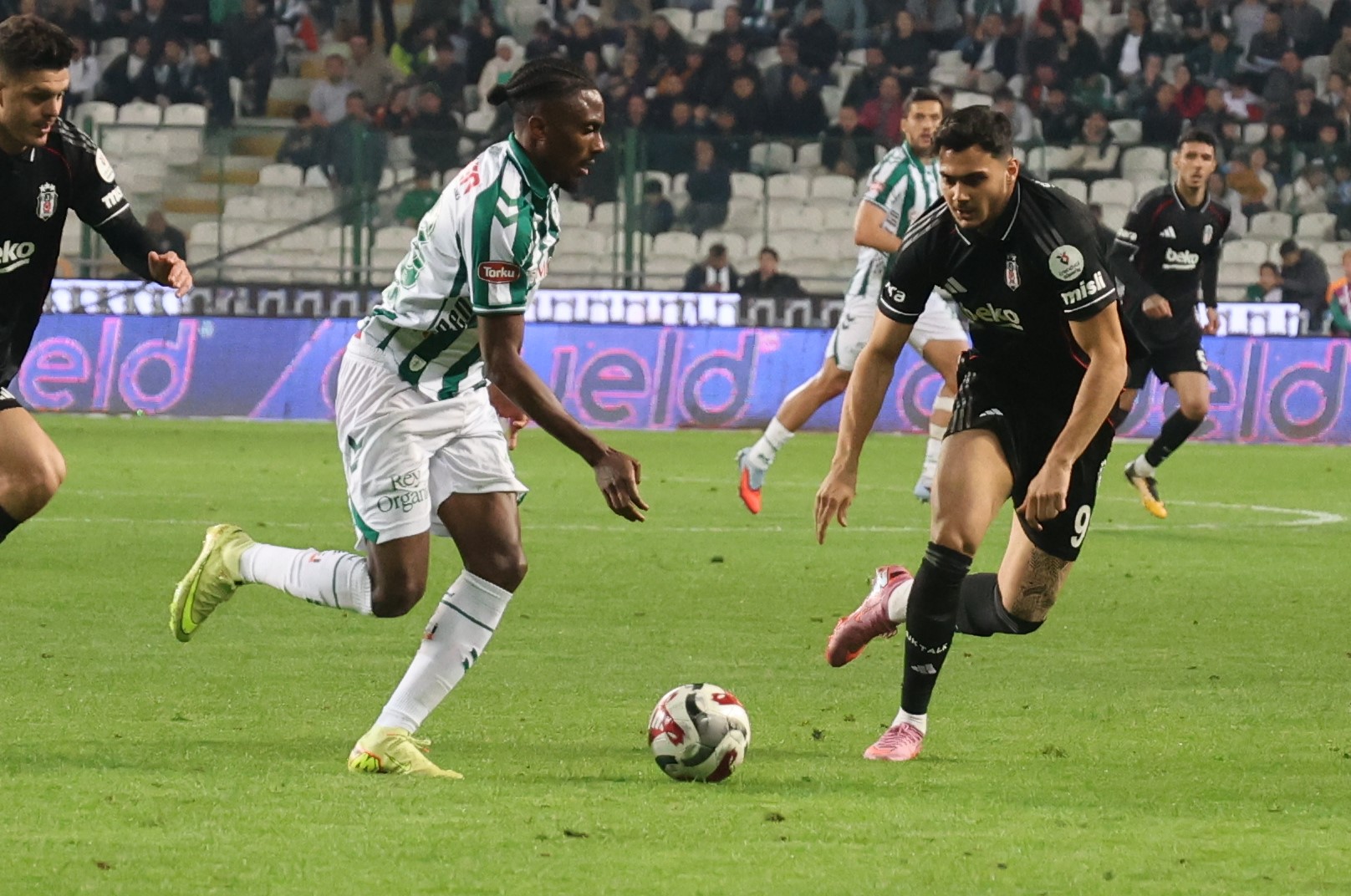 Beşiktaş ile Konyaspor, PFDK'ye sevk edildi