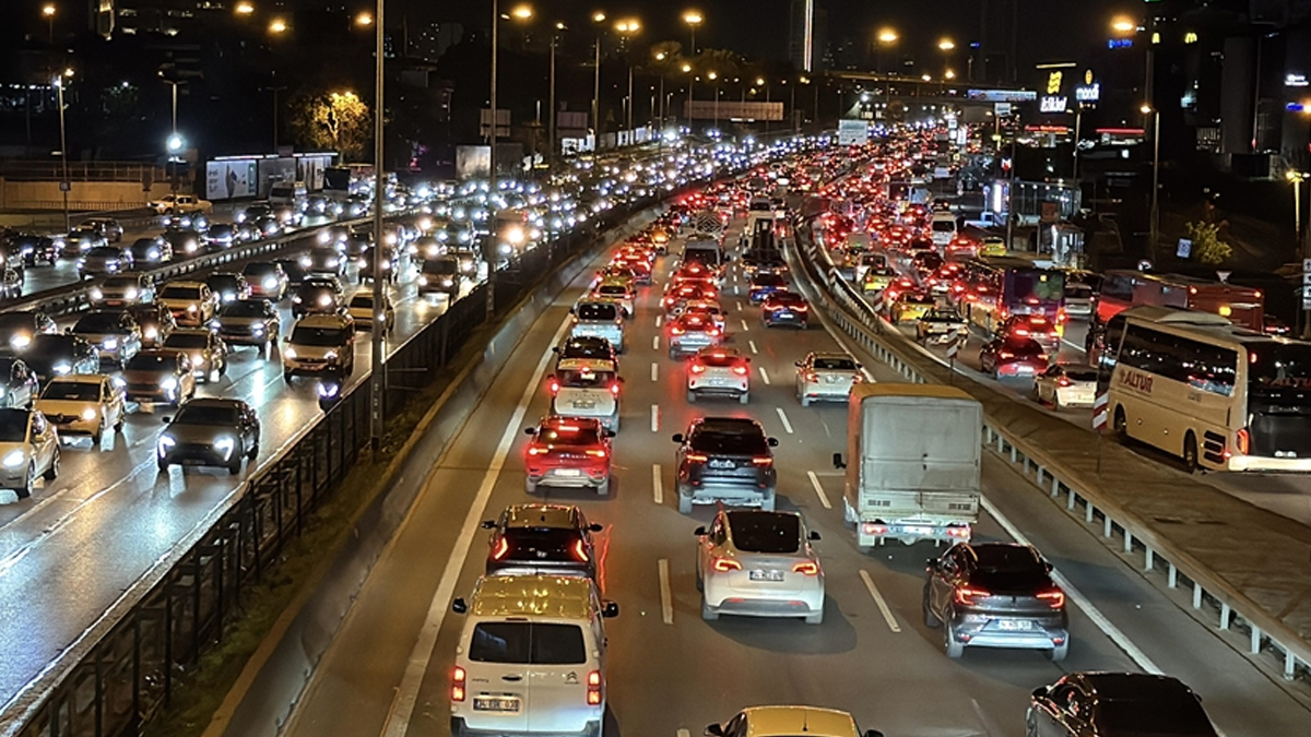V Istanbulu ob koncu delovnega dne izjemna prometna gneča