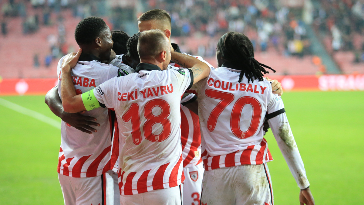 Samsunspor, Avrupa'da dolu dizgin!  Dinamo Kiev'i 3 golle dağıttı