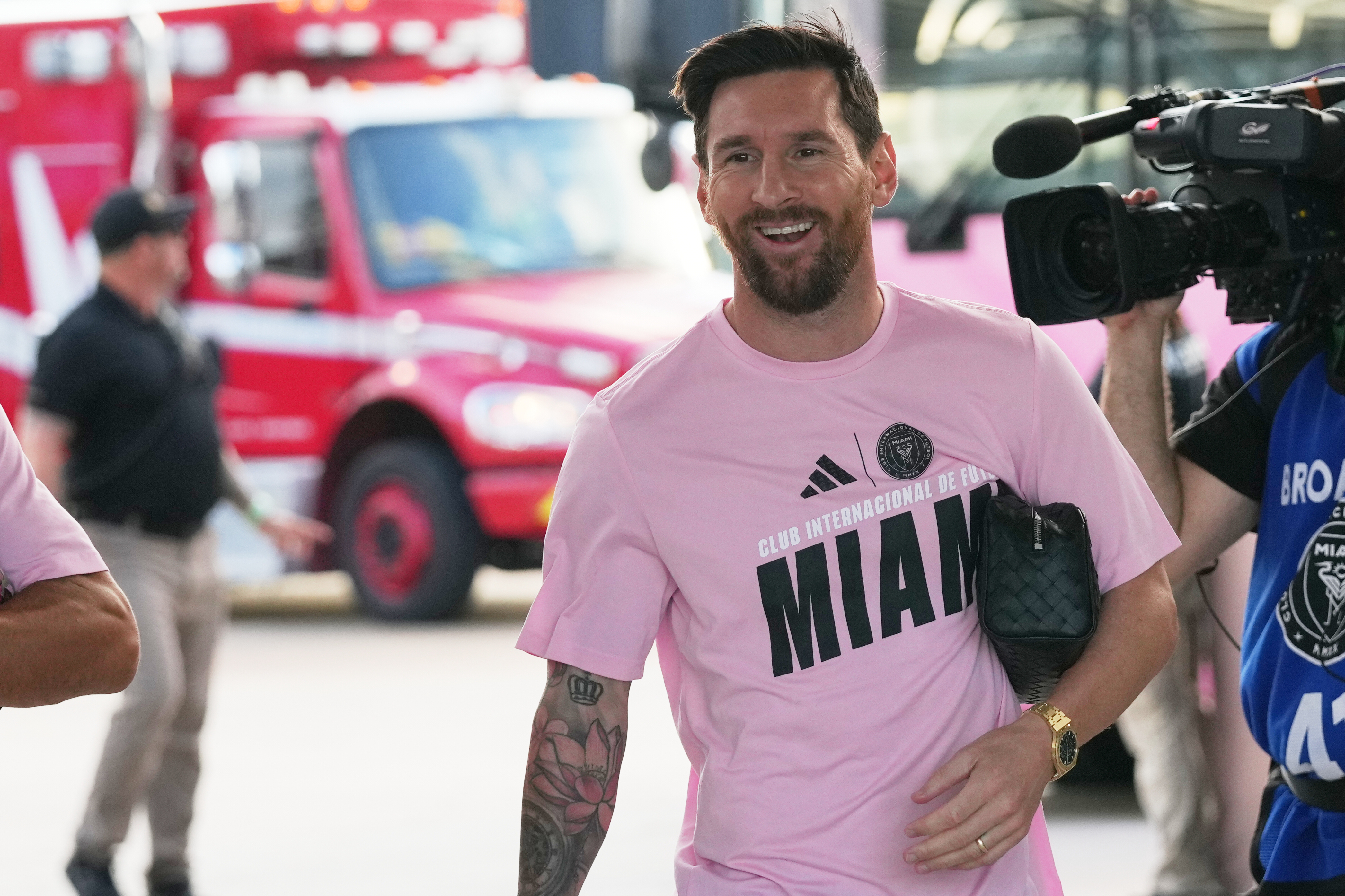 Lionel Messi, yeni stat için Inter Miami'de kaldı