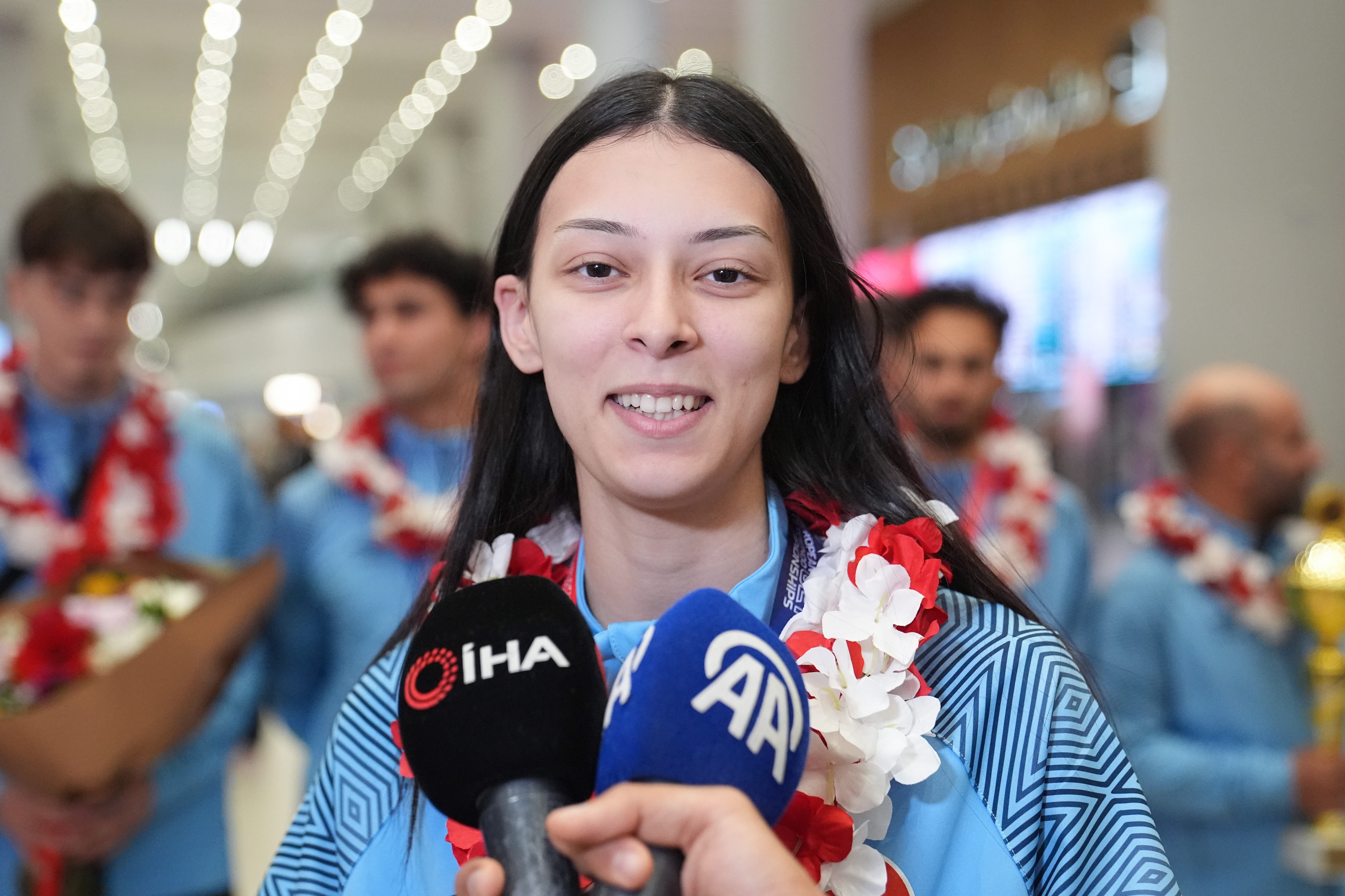 Milli sporcu Elif Sude Akgül'den gümüş madalya