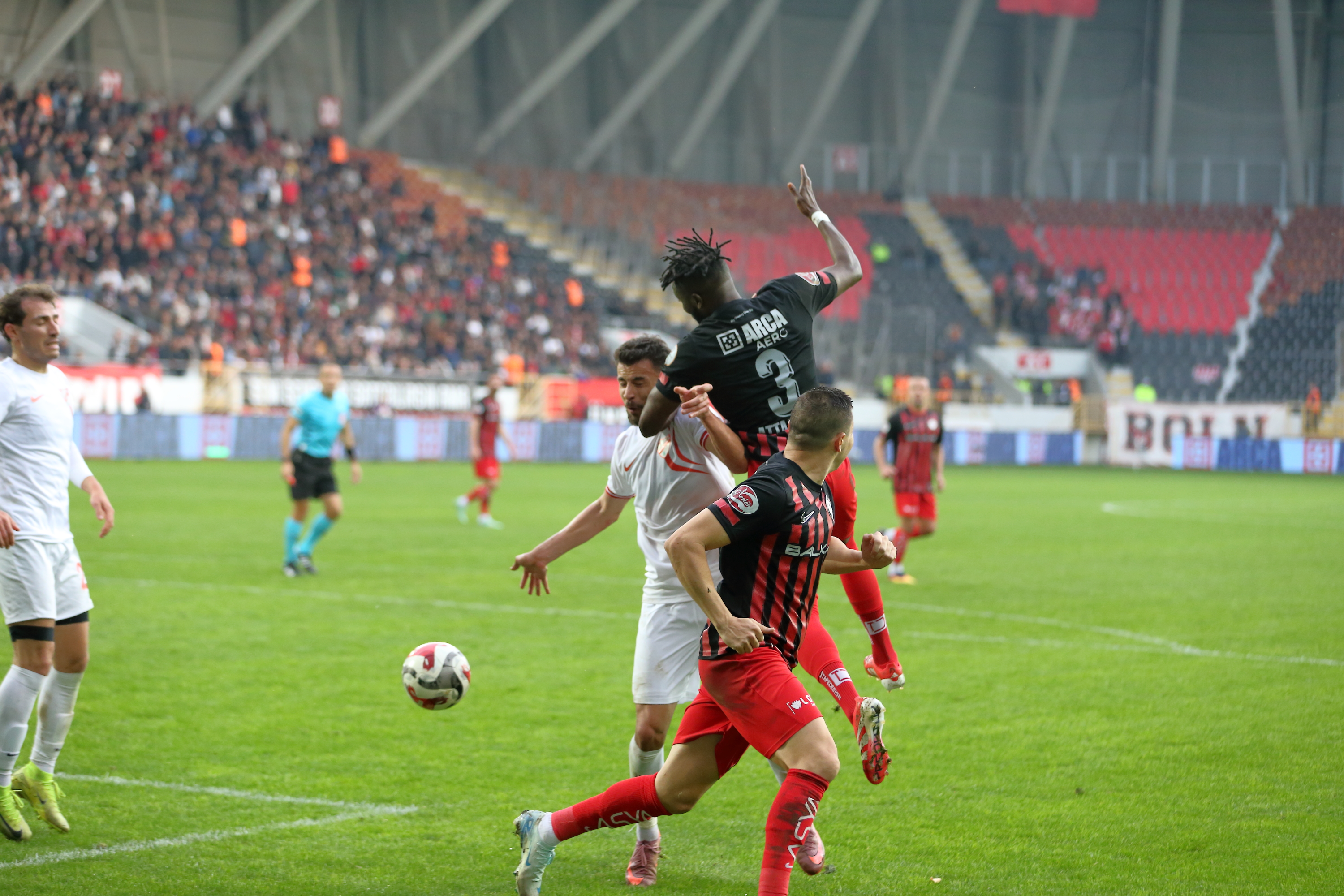 Çorum FK-Boluspor maçında gol sesi çıkmadı