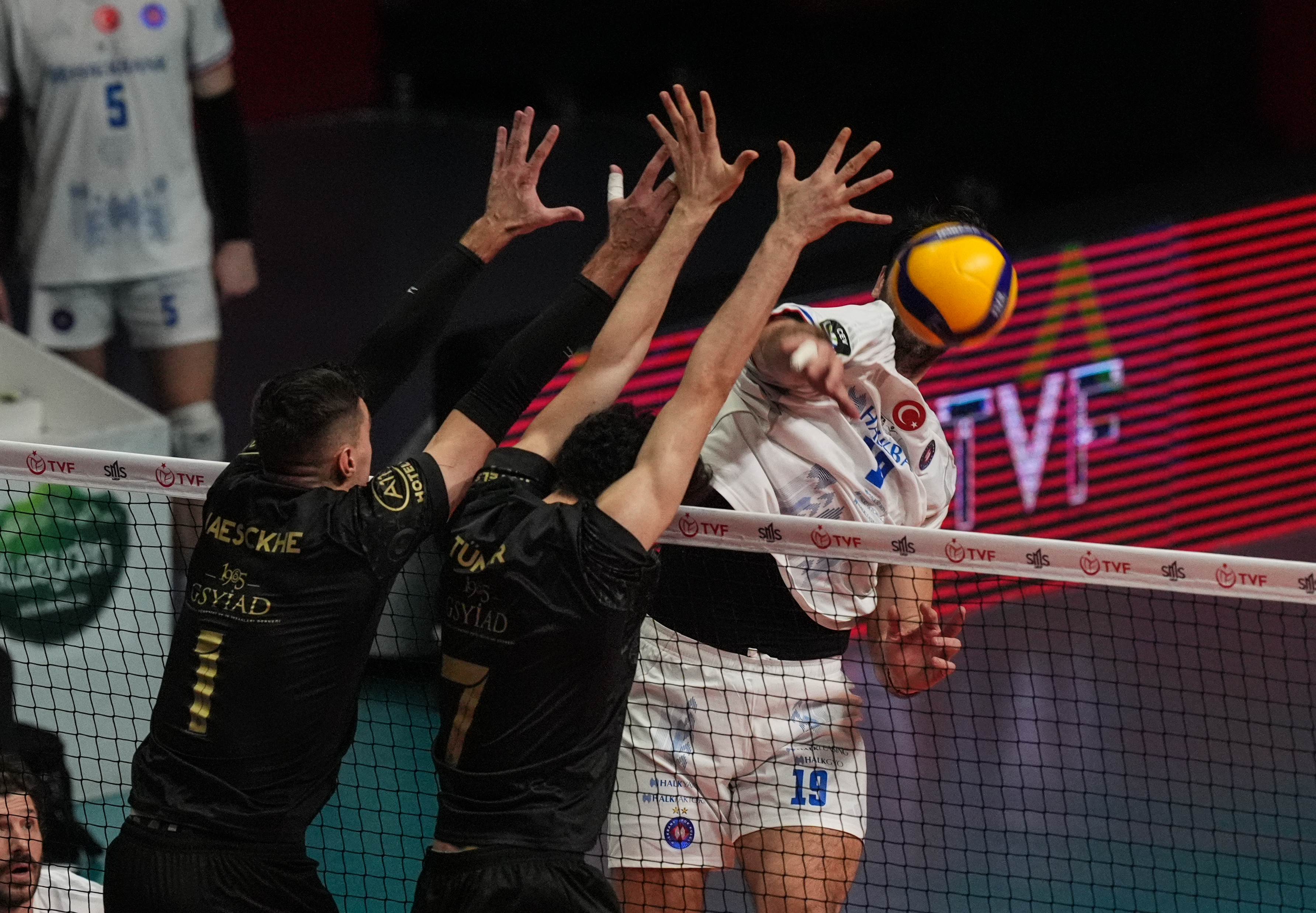 Halkbank, Galatasaray'a set vermedi