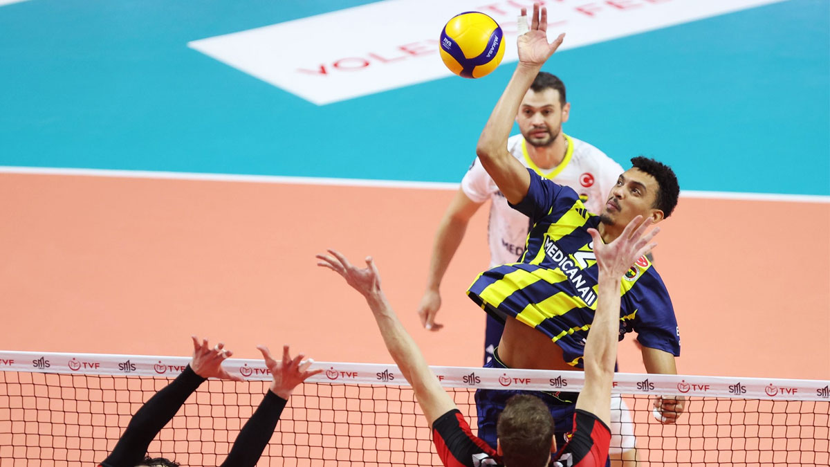 Fenerbahçe Medicana set vermeden galip