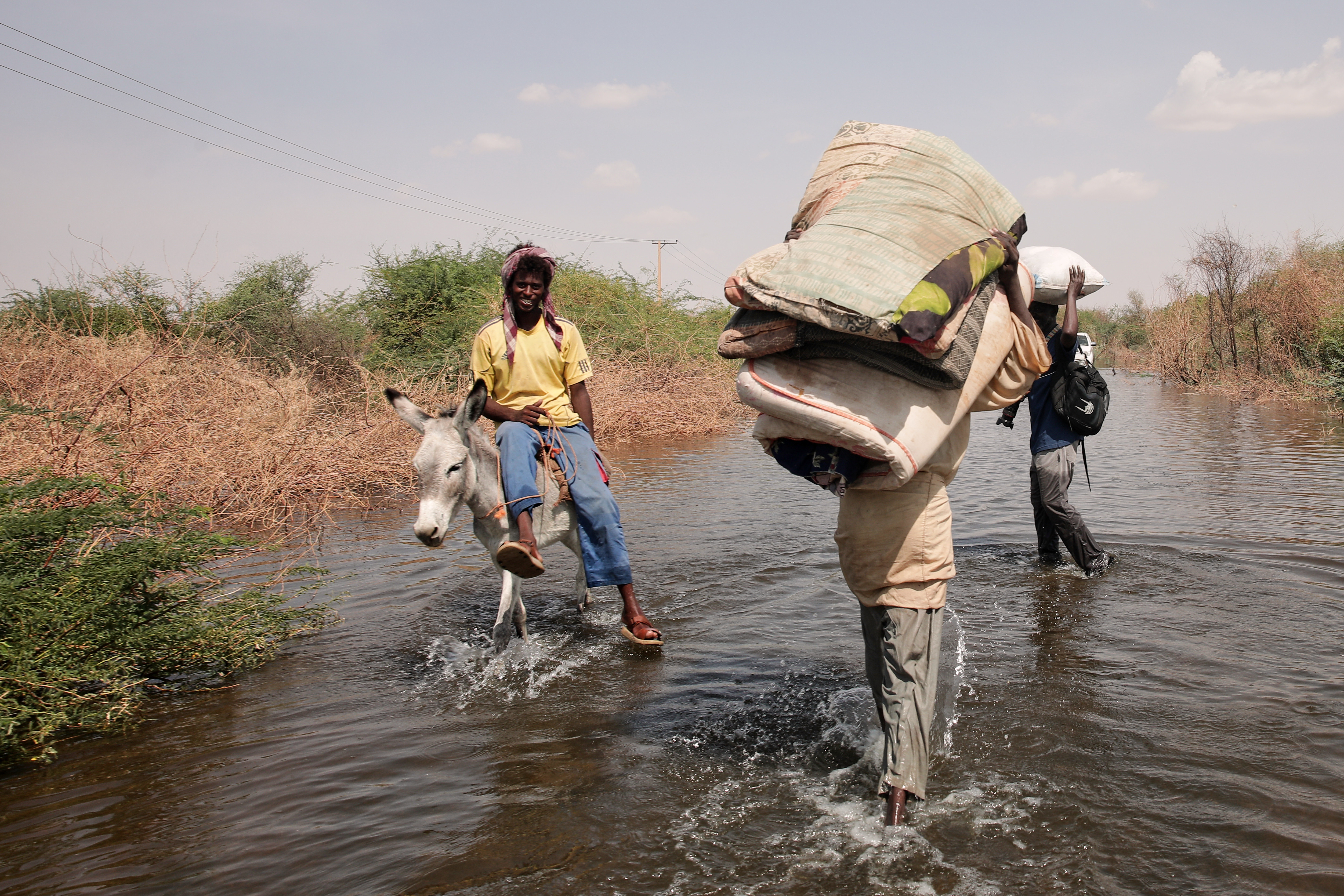 Poplave v Južnem Sudanu povzročile razselitev desettisoč ljudi
