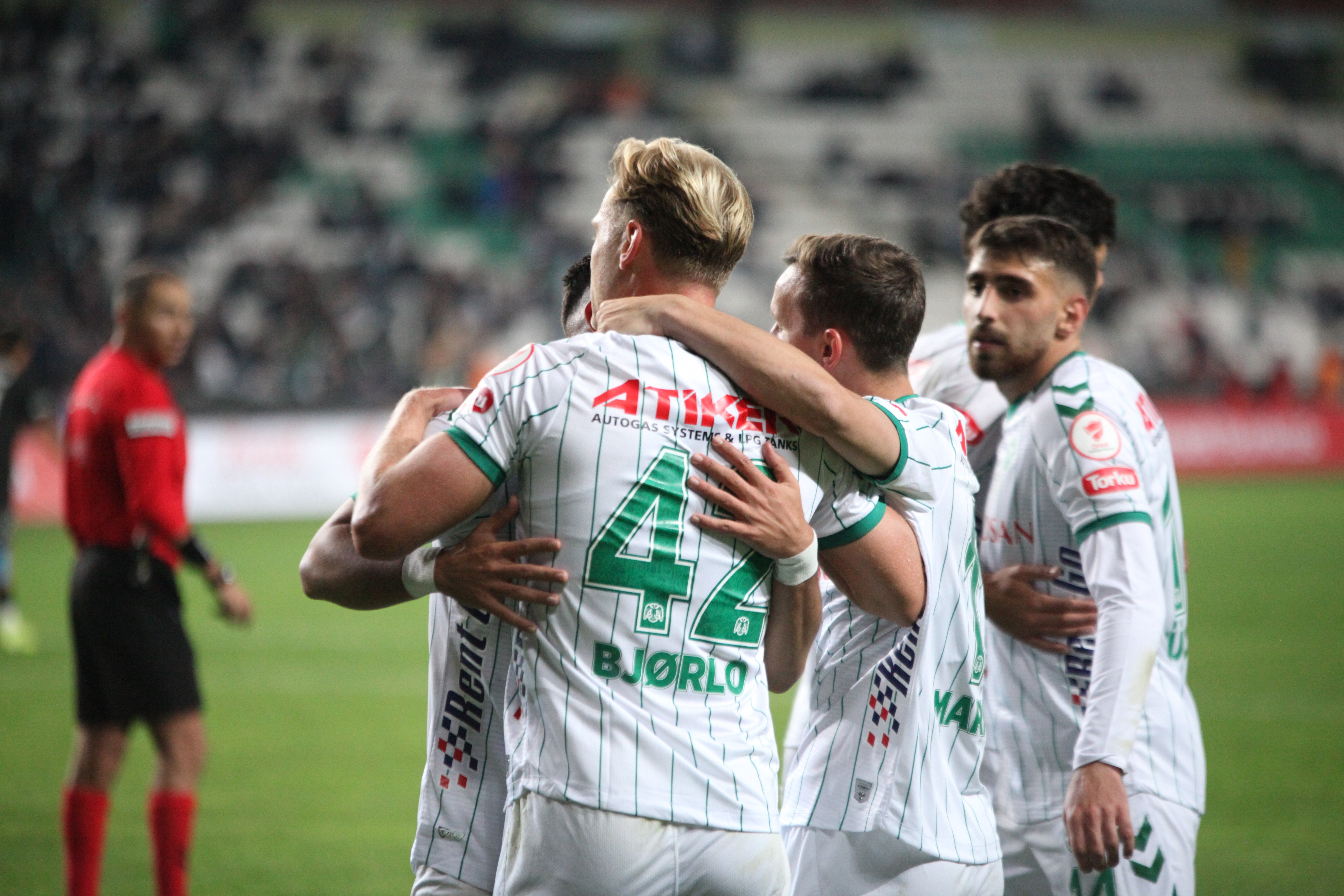 Konyaspor, Ziraat Türkiye Kupası'nda 9 kişiyle tur atladı