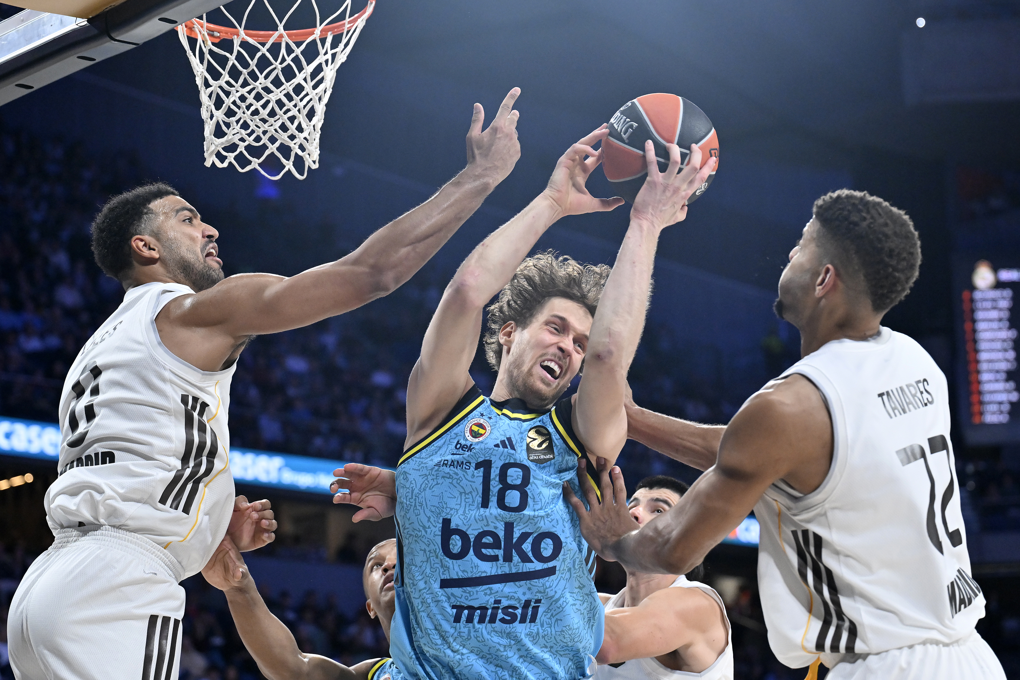 Tam bir şok! Fenerbahçe, Madrid'de farklı kayıp