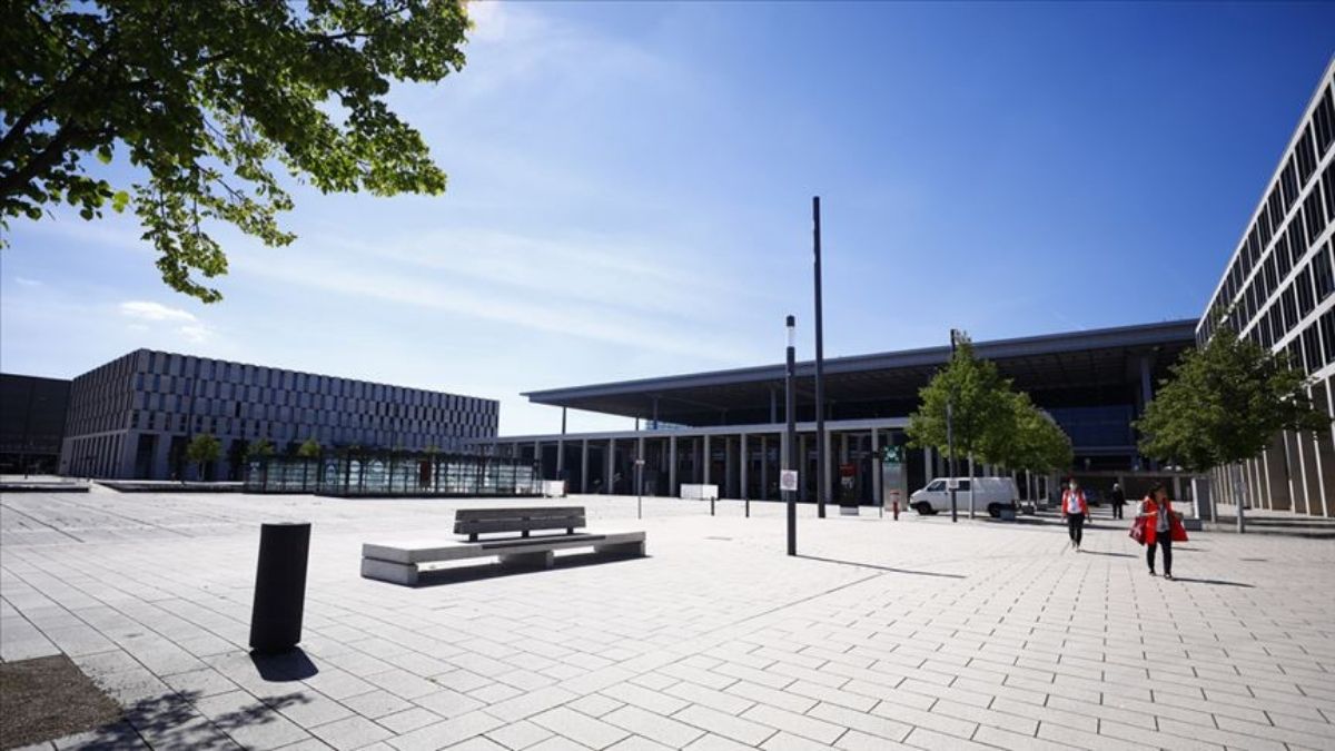 Almanya'da şüpheli drone paniği! Uçuşlar askıya alındı