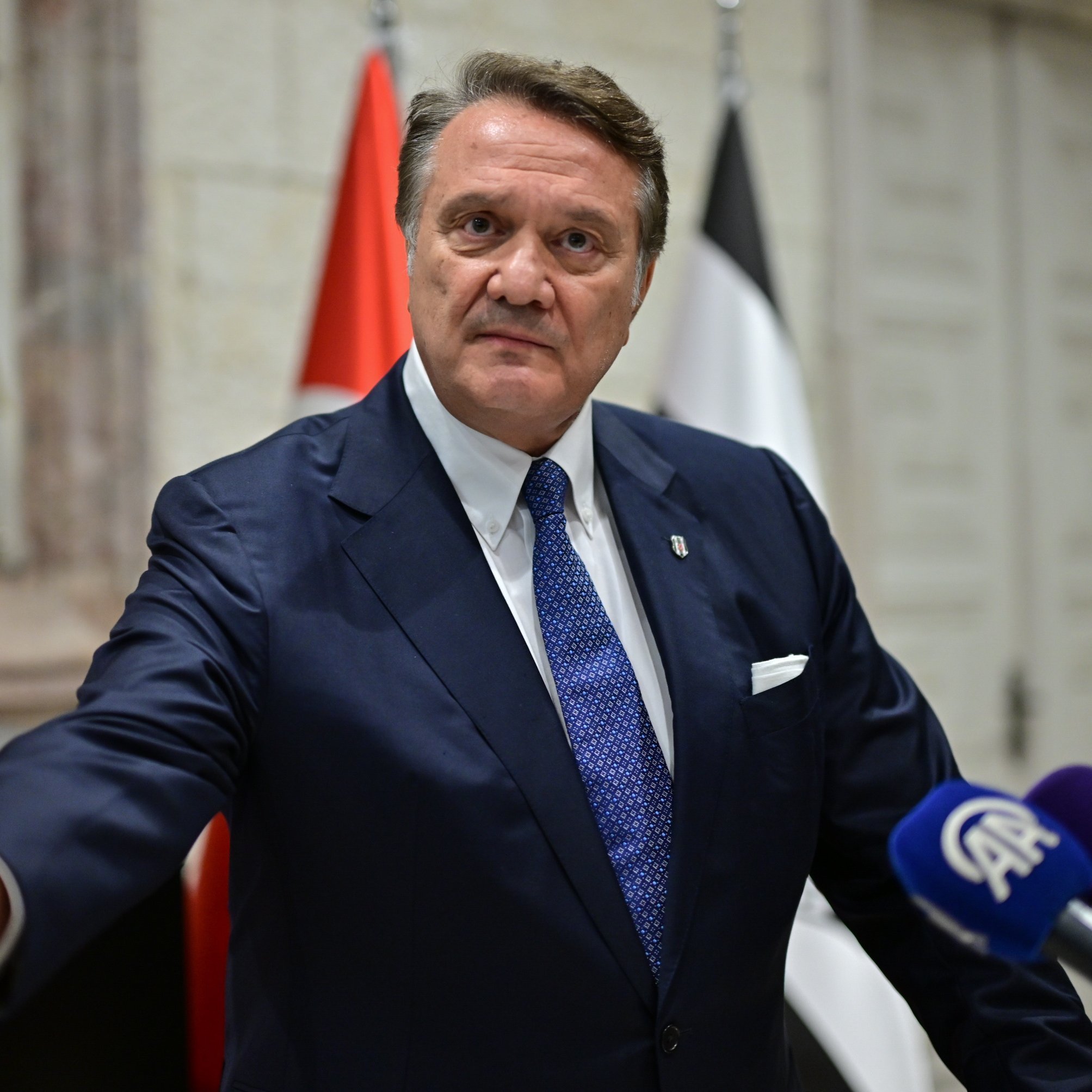 Beşiktaş'tan Hasan Arat kararı! Kulüp üyeliğinden ihraç edildi