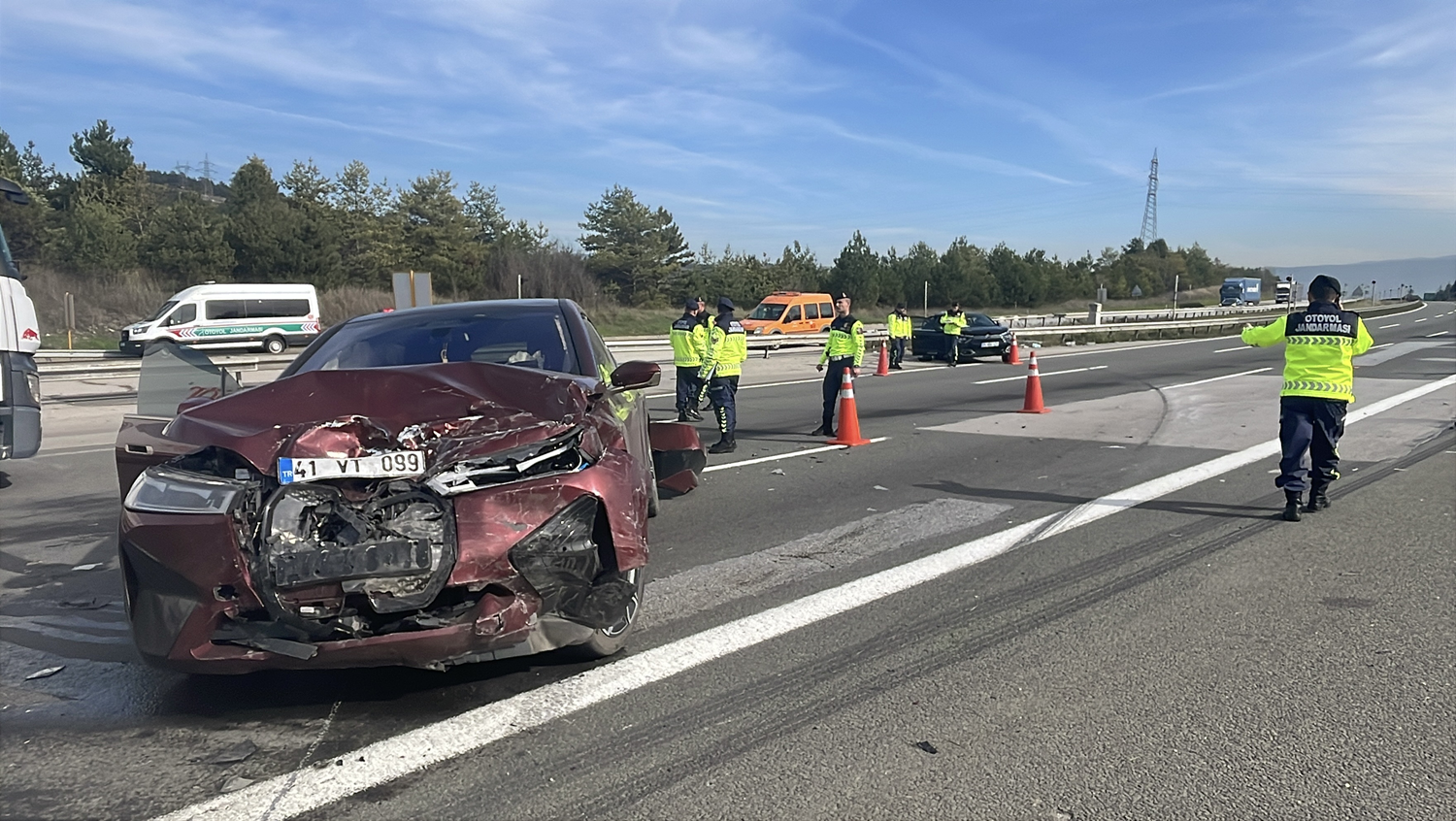 Anadolu Otoyolu'nda feci kaza: 9 yaşındaki çocuk öldü, 4 kişi yaralandı