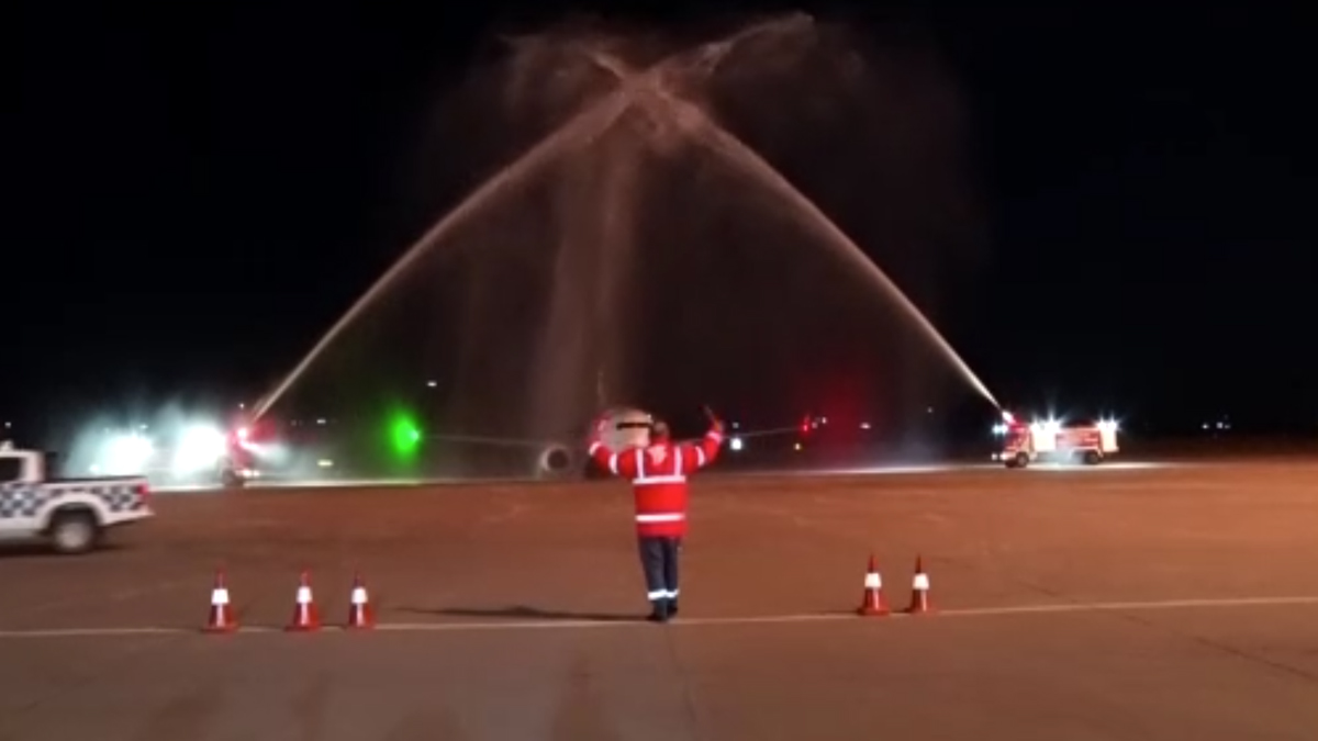 Türkiye yasağı kaldırdı! 2,5 yıl sonra ilk Türk uçağı iniş yaptı