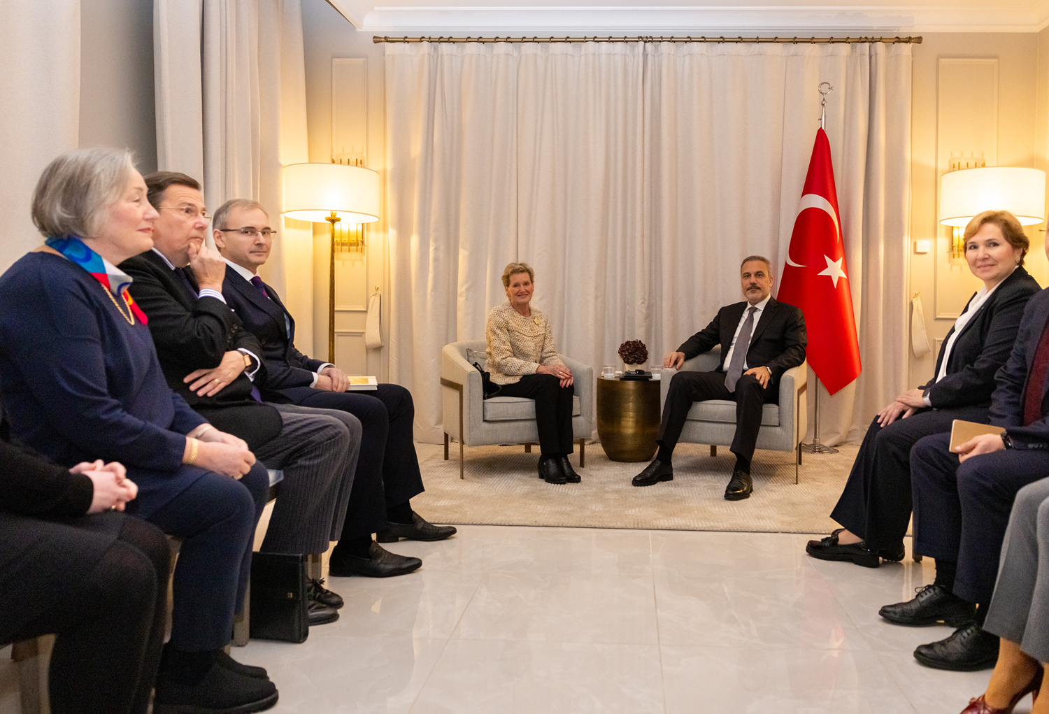 Bakan Fidan, Finlandiya İslam Cemaati temsilcilerini kabul etti