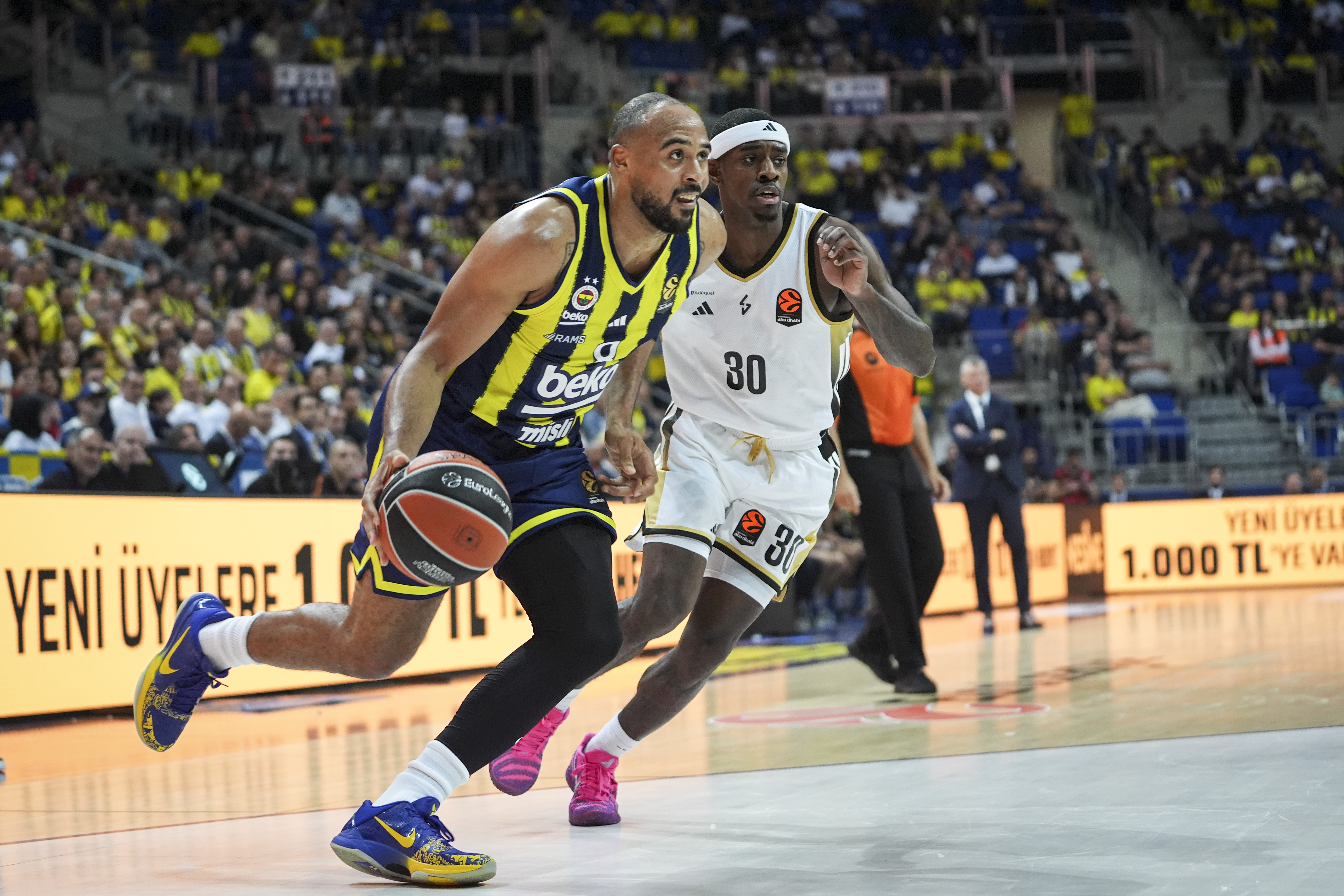 Fenerbahçe Beko po dveh tekmah znova zmagal v Evroligi, premagal LDLC Asvel