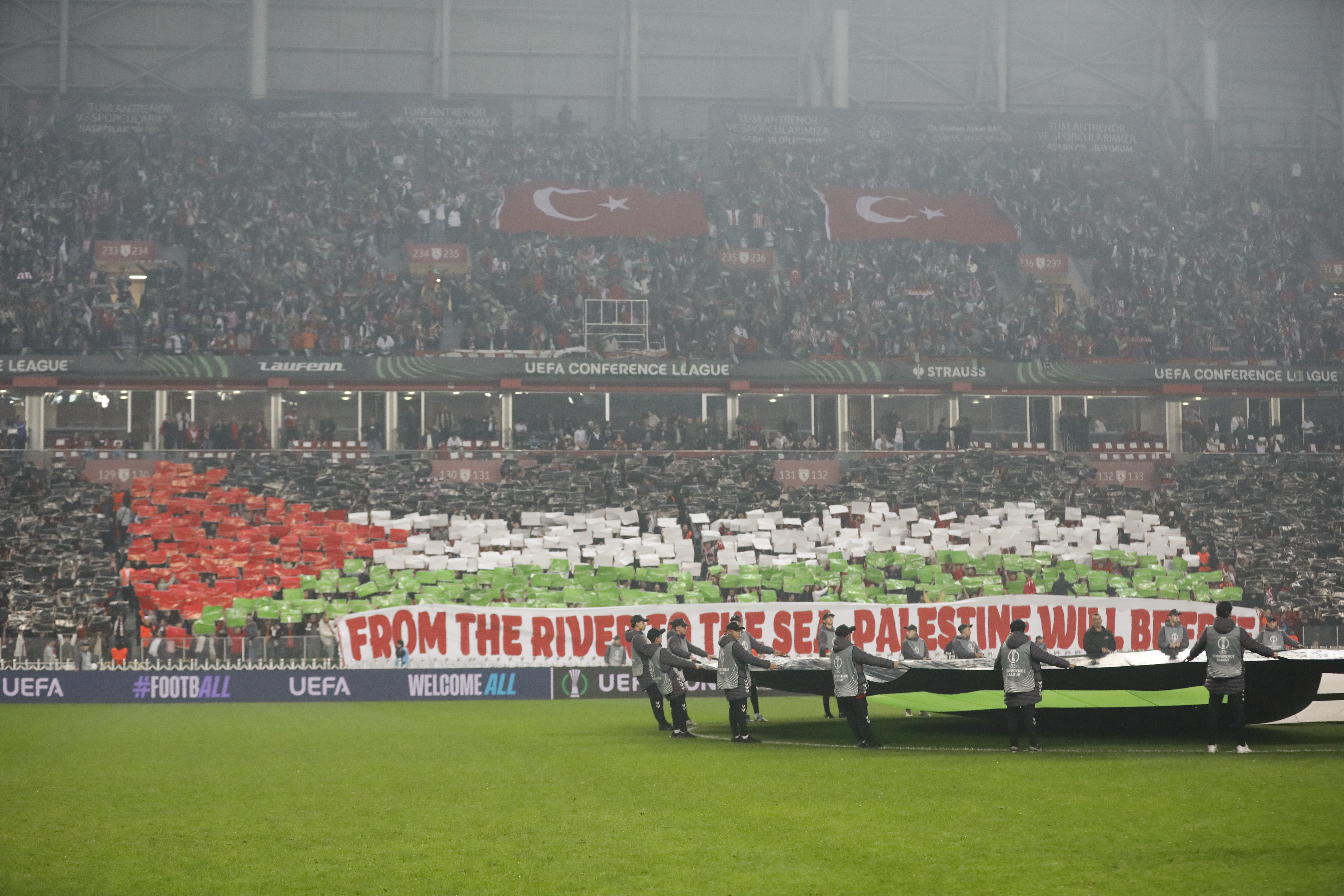 Samsunspor taraftarlarından "Özgür Filistin" mesajı