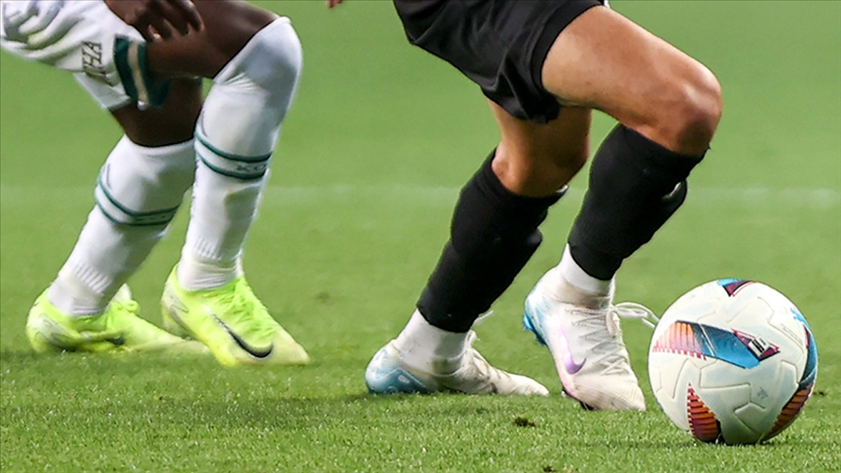 Futbolda bahis operasyonu! 17 hakem, bir kulüp başkanı dahil 21 gözaltı kararı