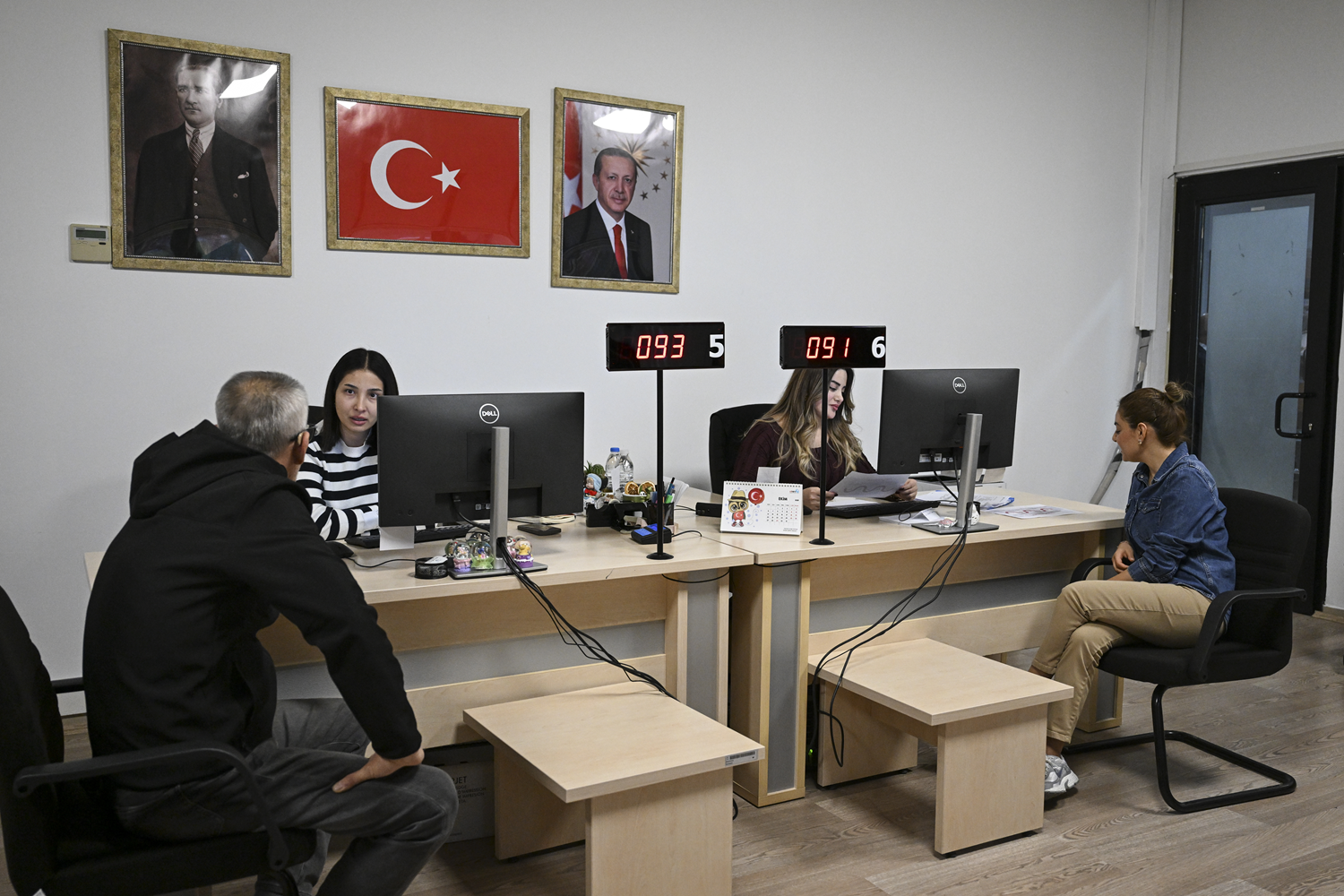 TOKİ'ye günde 7 bin çağrı! Yüzyılın konut projesi büyük heyecan yarattı