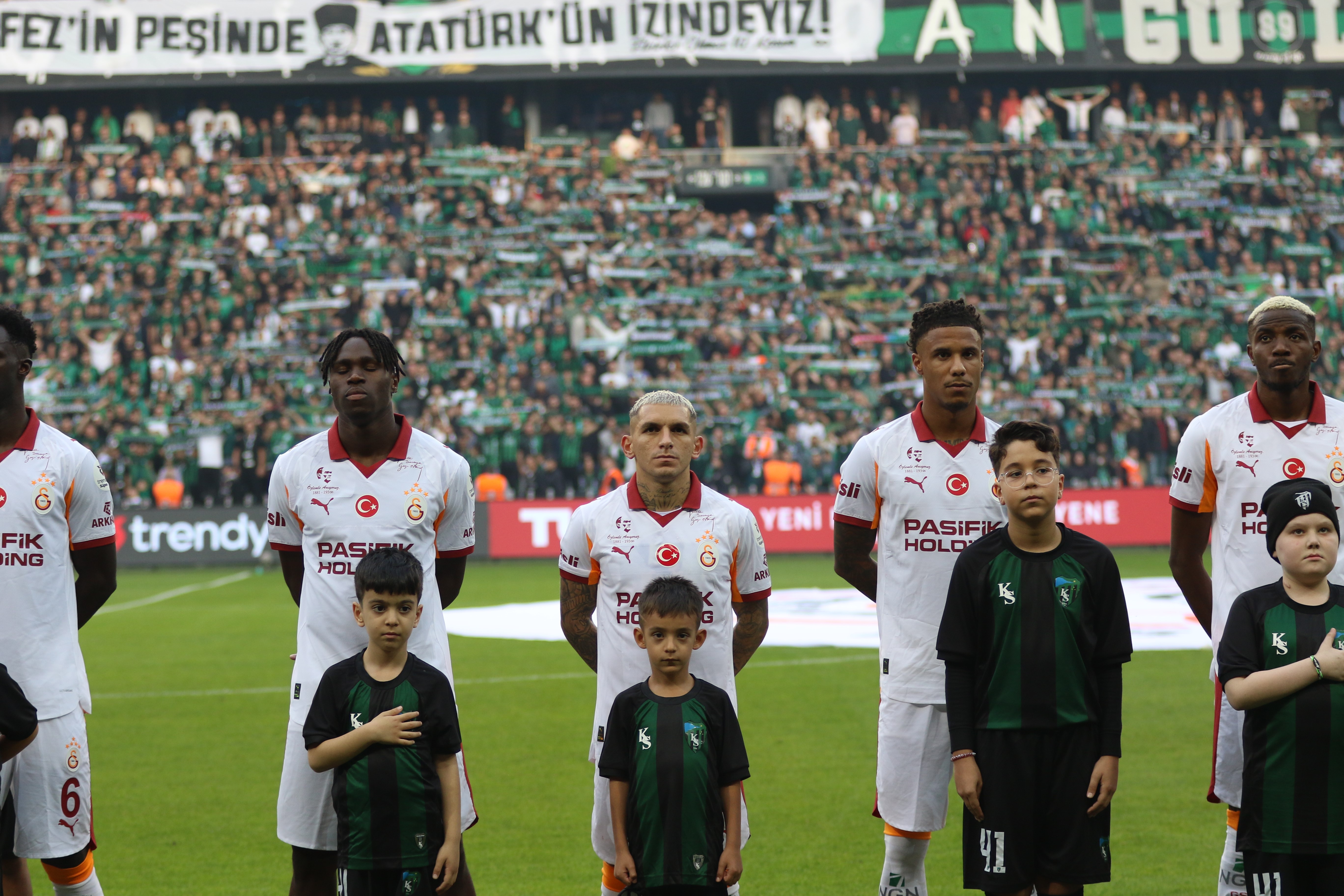 Lucas Torreira maça devam edemedi