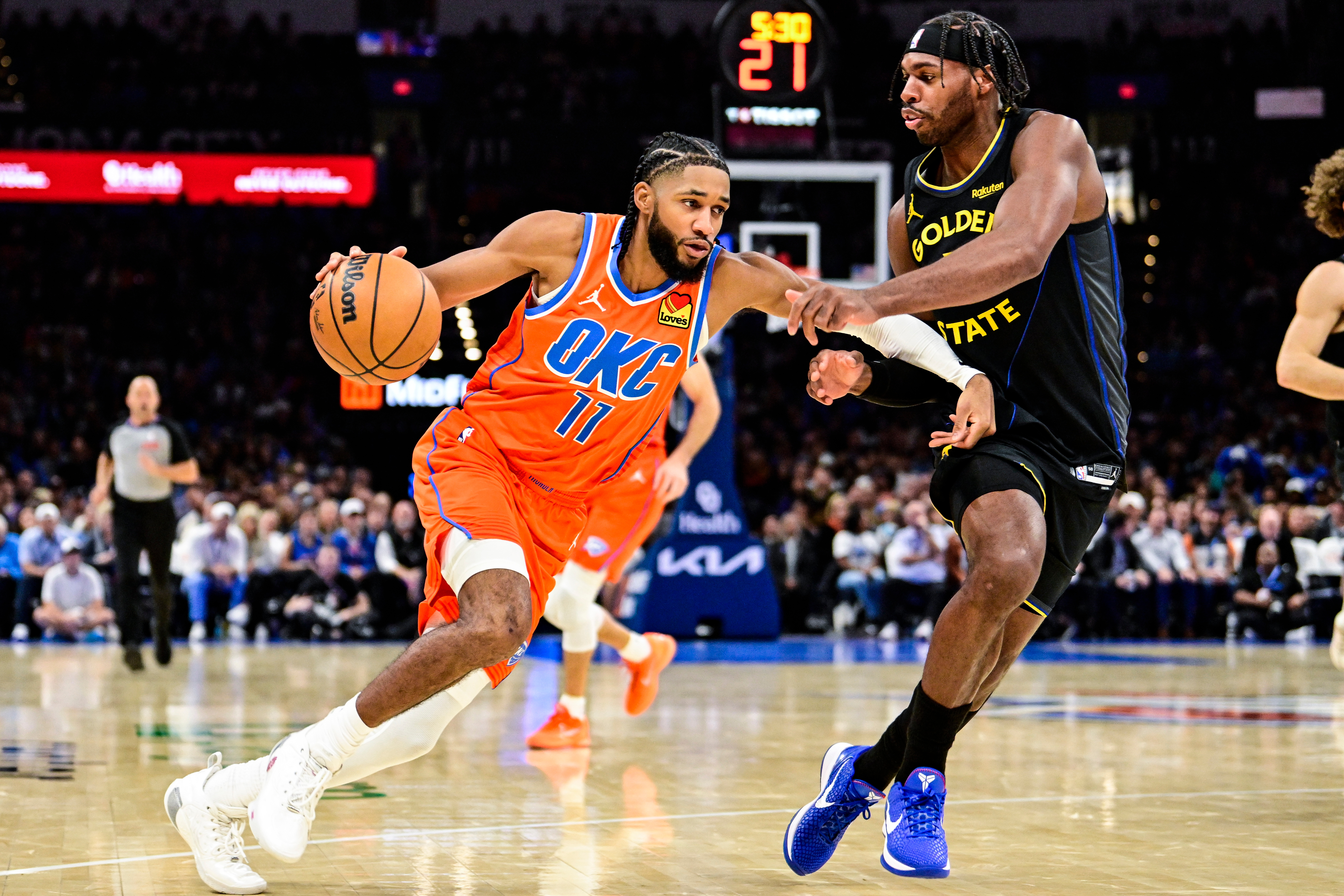 Oklahoma City Thunder, sahasında Warriors'ı devirdi