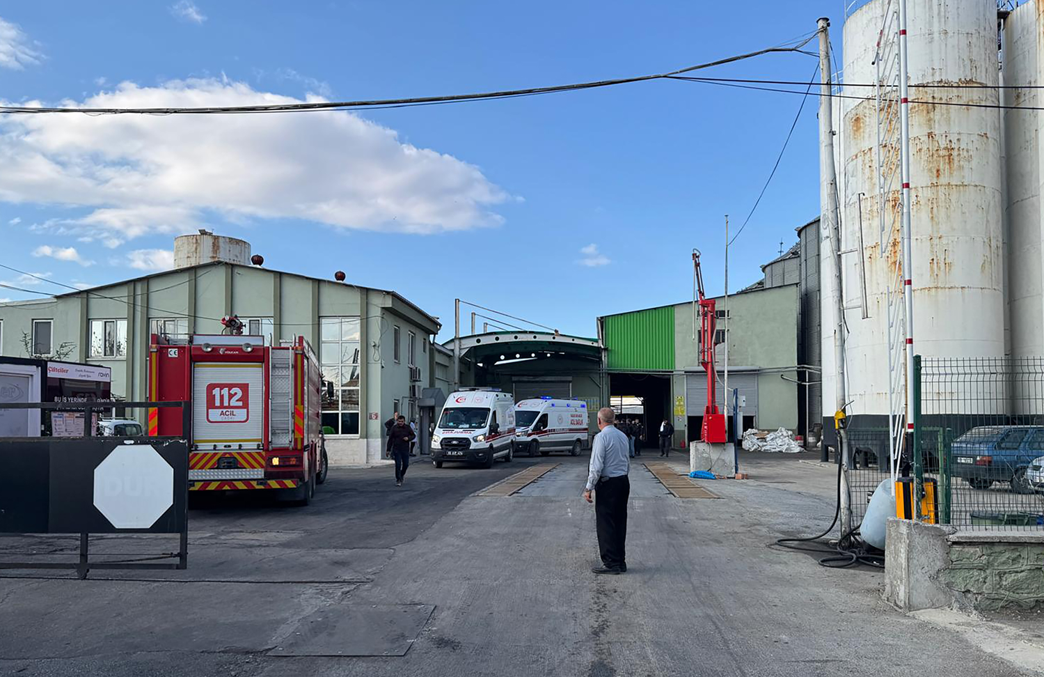 Yağ fabrikasında patlama: Yaralılar hastaneye kaldırıldı