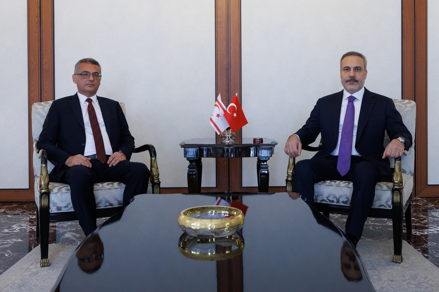 Ankara'da diplomasi trafiği: Bakan Fidan, Erhürman ile görüştü