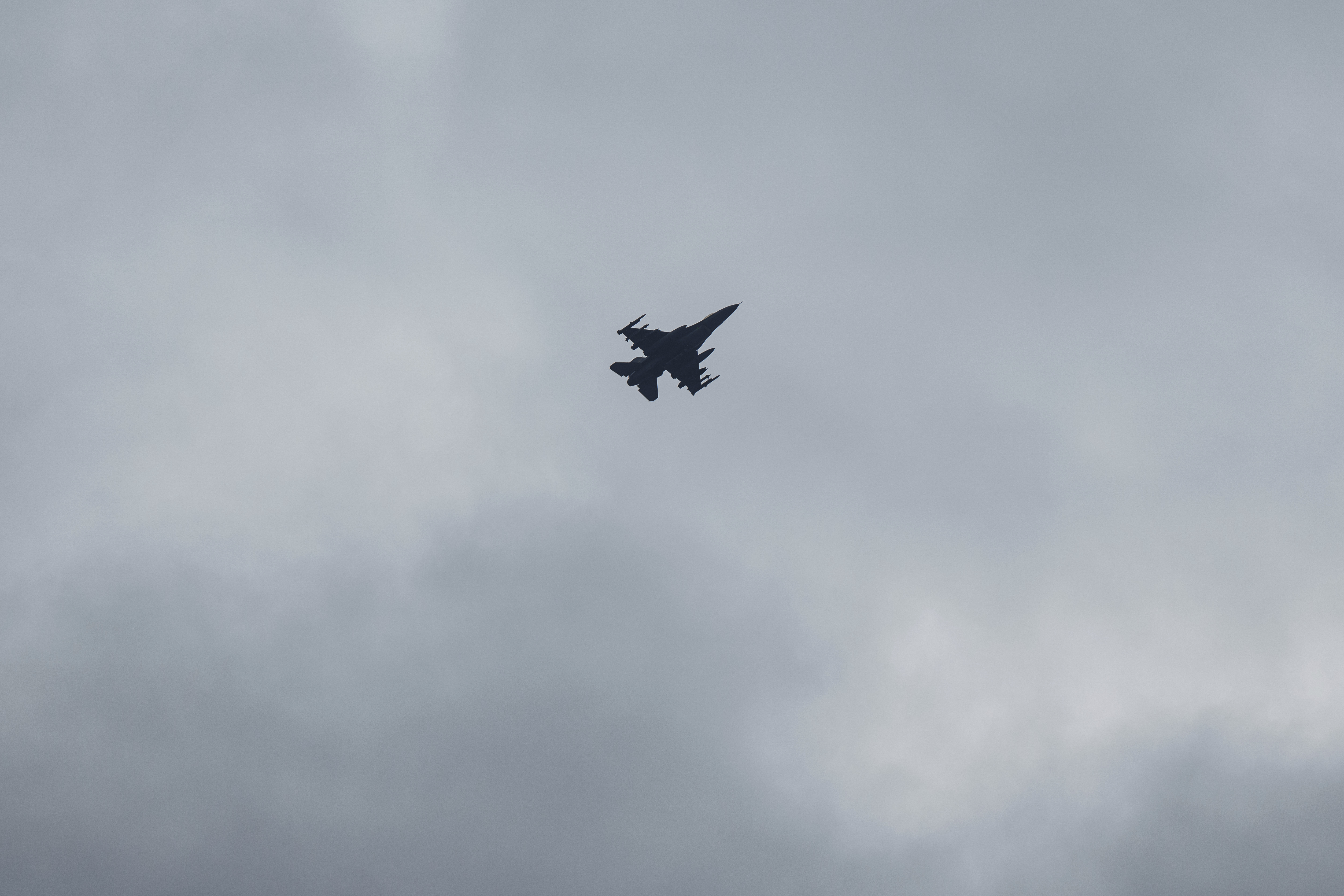 Su-30 savaş uçağı düştü: 2 ölü