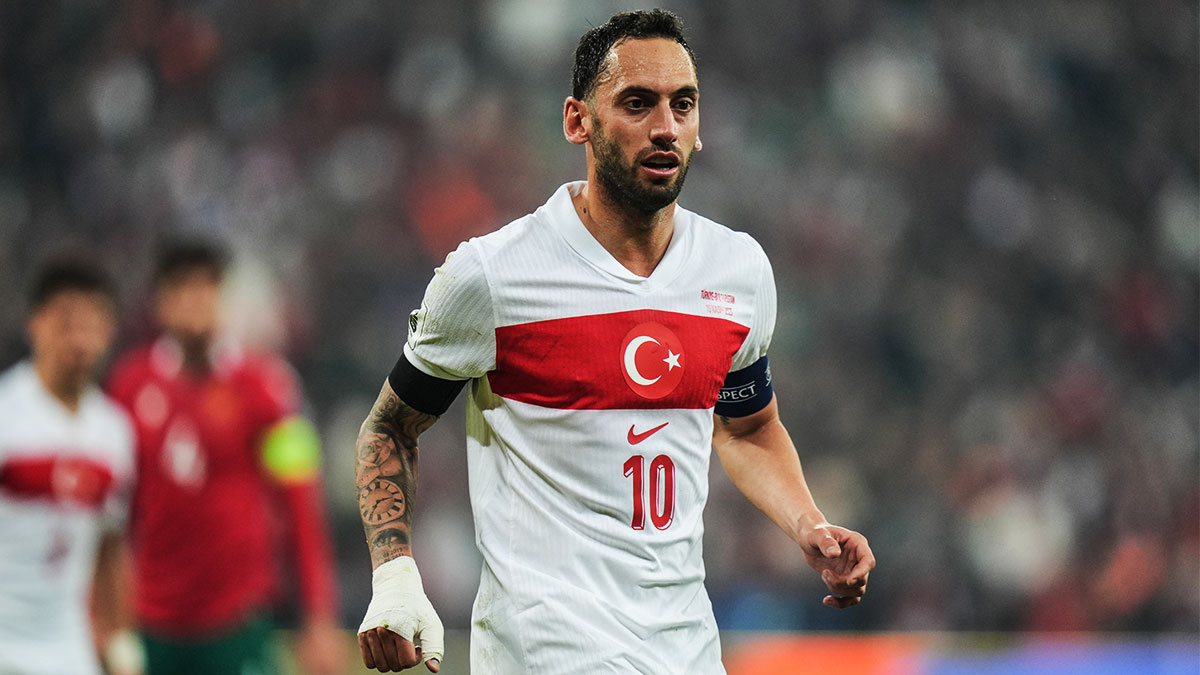 TFF duyurdu! Hakan Çalhanoğlu milli takım kadrosundan çıkarıldı
