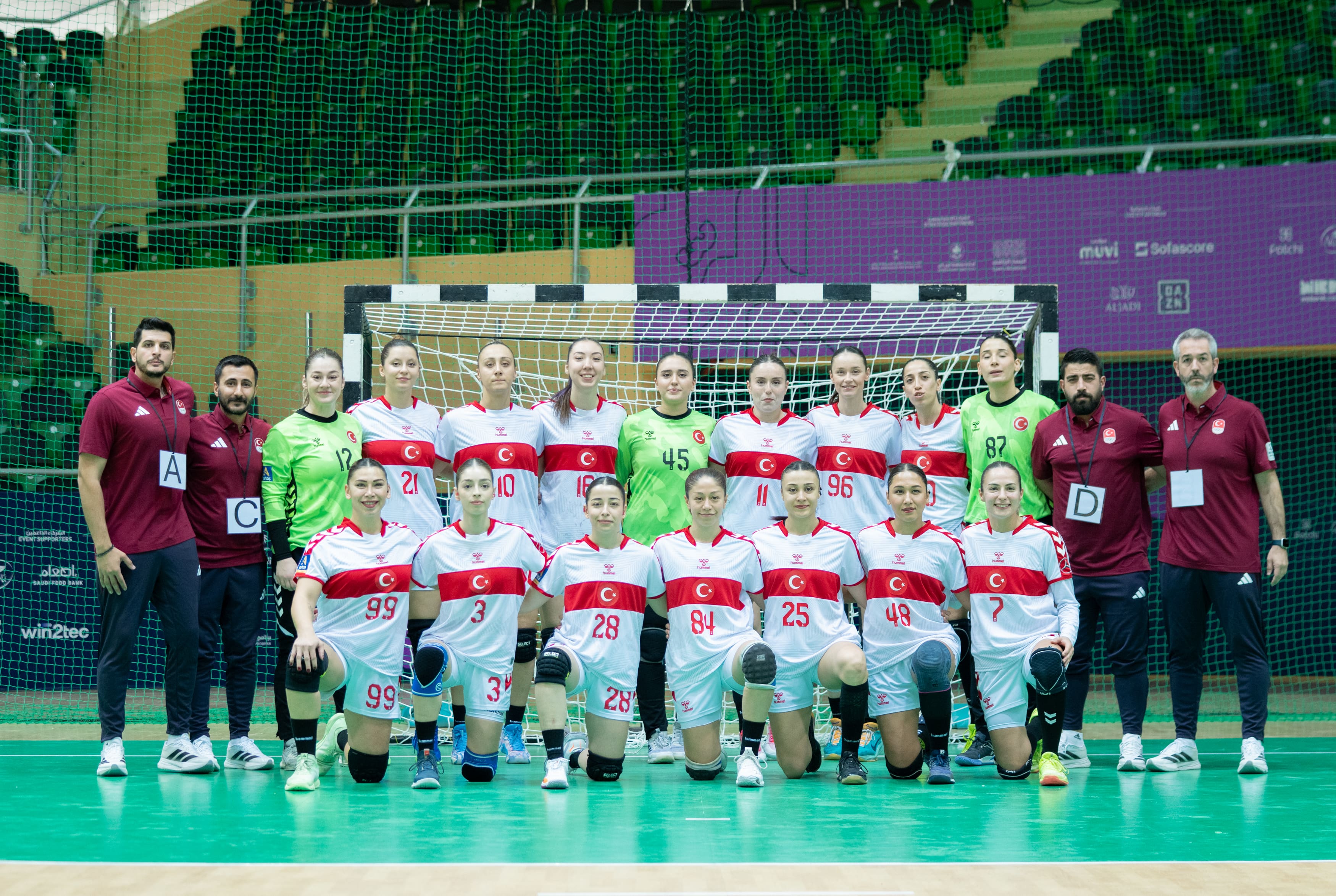 Turška ženska rokometna reprezentanca se je v Riyadu uvrstila v finale Islamskih iger solidarnosti