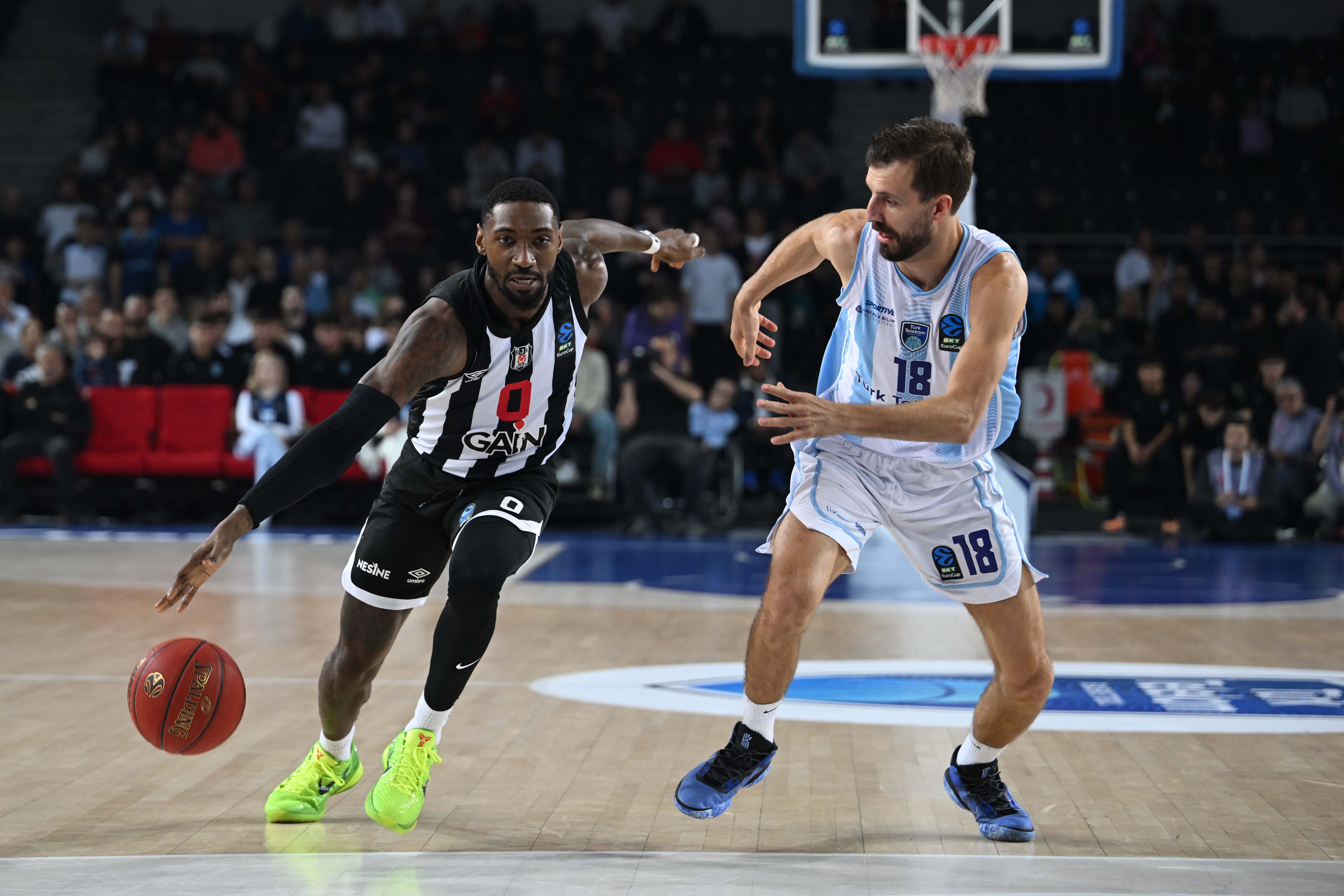 Avrupa'daki Türk derbisinde kazanan Beşiktaş!