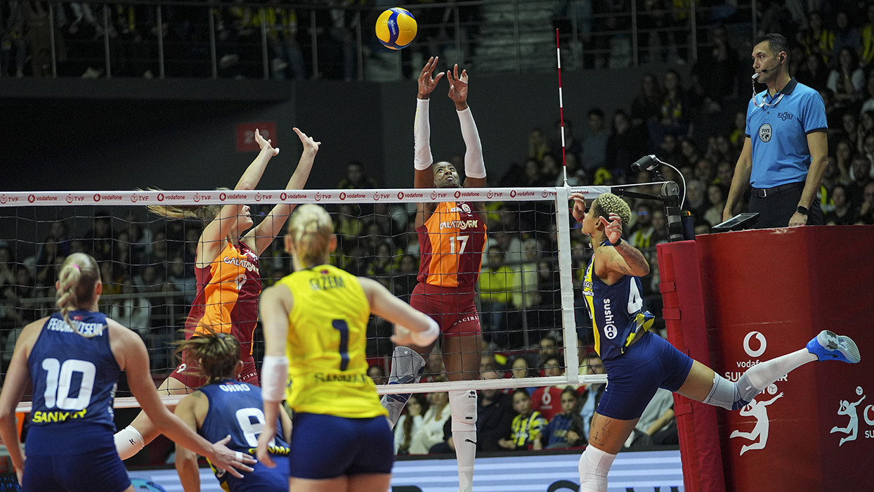 Fenerbahçe v derbiju premagal Galatasaray v turški odbojkarski ligi