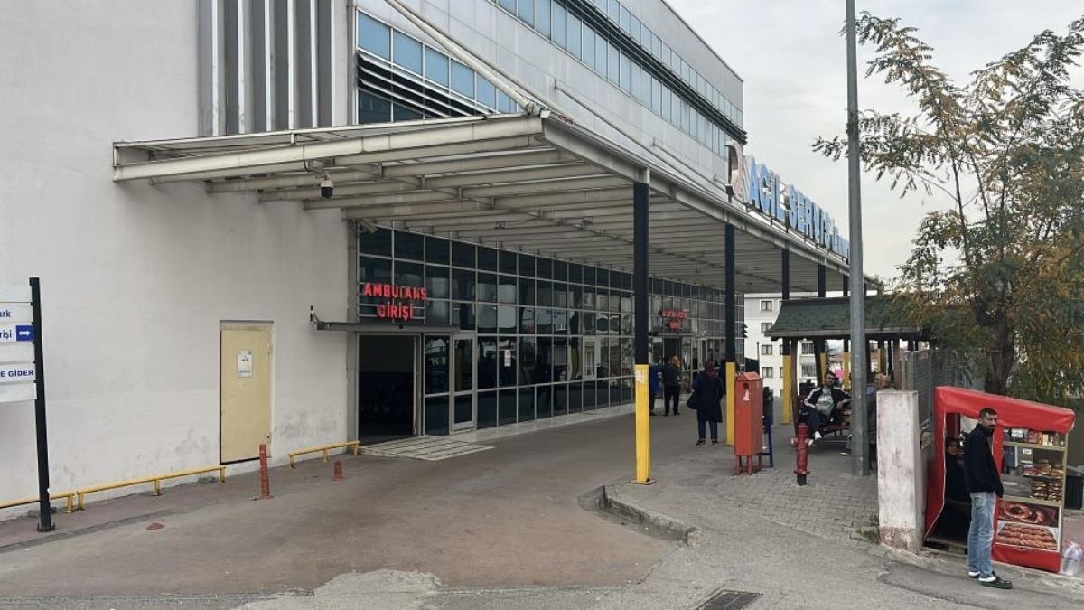 V Kocaeli 14 dijakov zaradi suma zastrupitve s hrano v bolnišnici