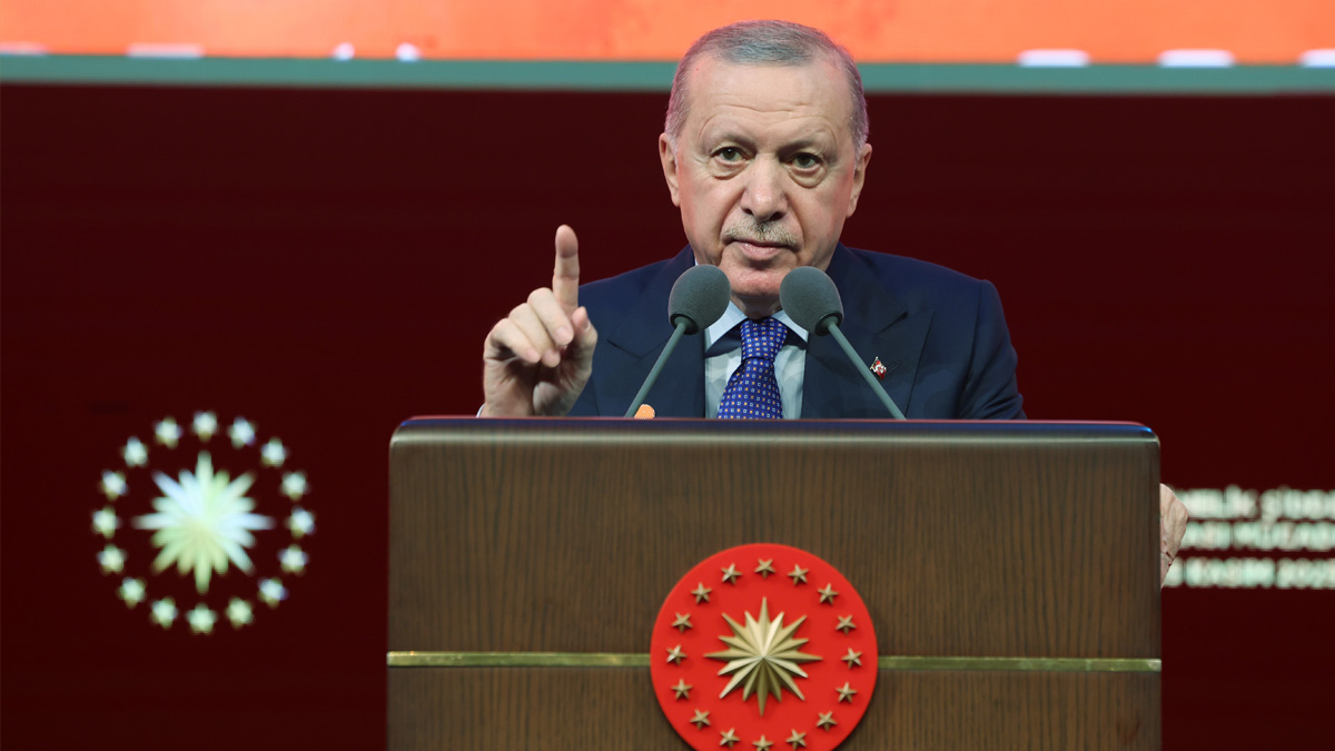 Erdogan se je udeležil spletnega vrha o Ukrajini in ponudil Istanbul za pogovore