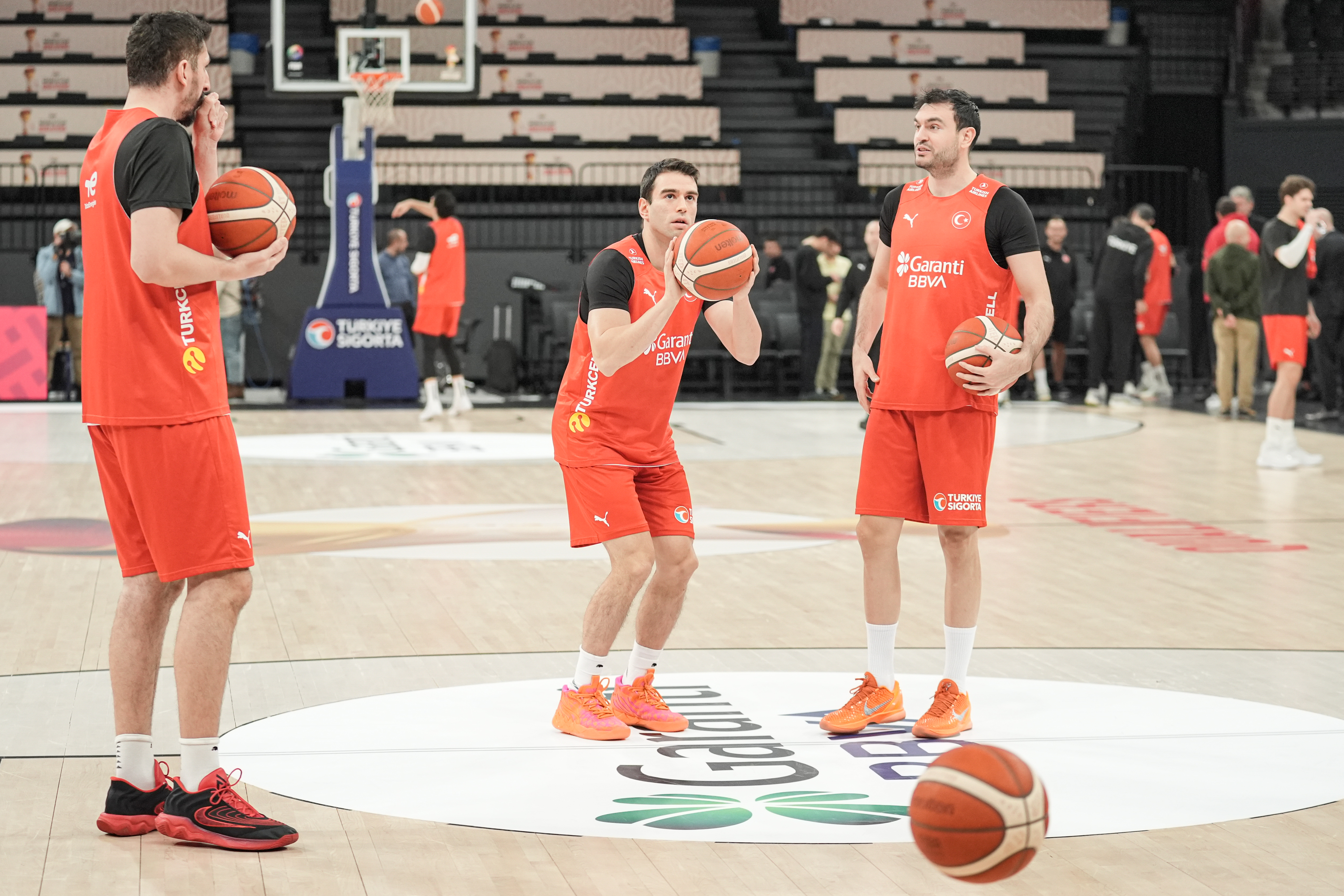 Znana je dvanajsterica turške moške košarkarske reprezentance za tekmo z Bosno in Hercegovino