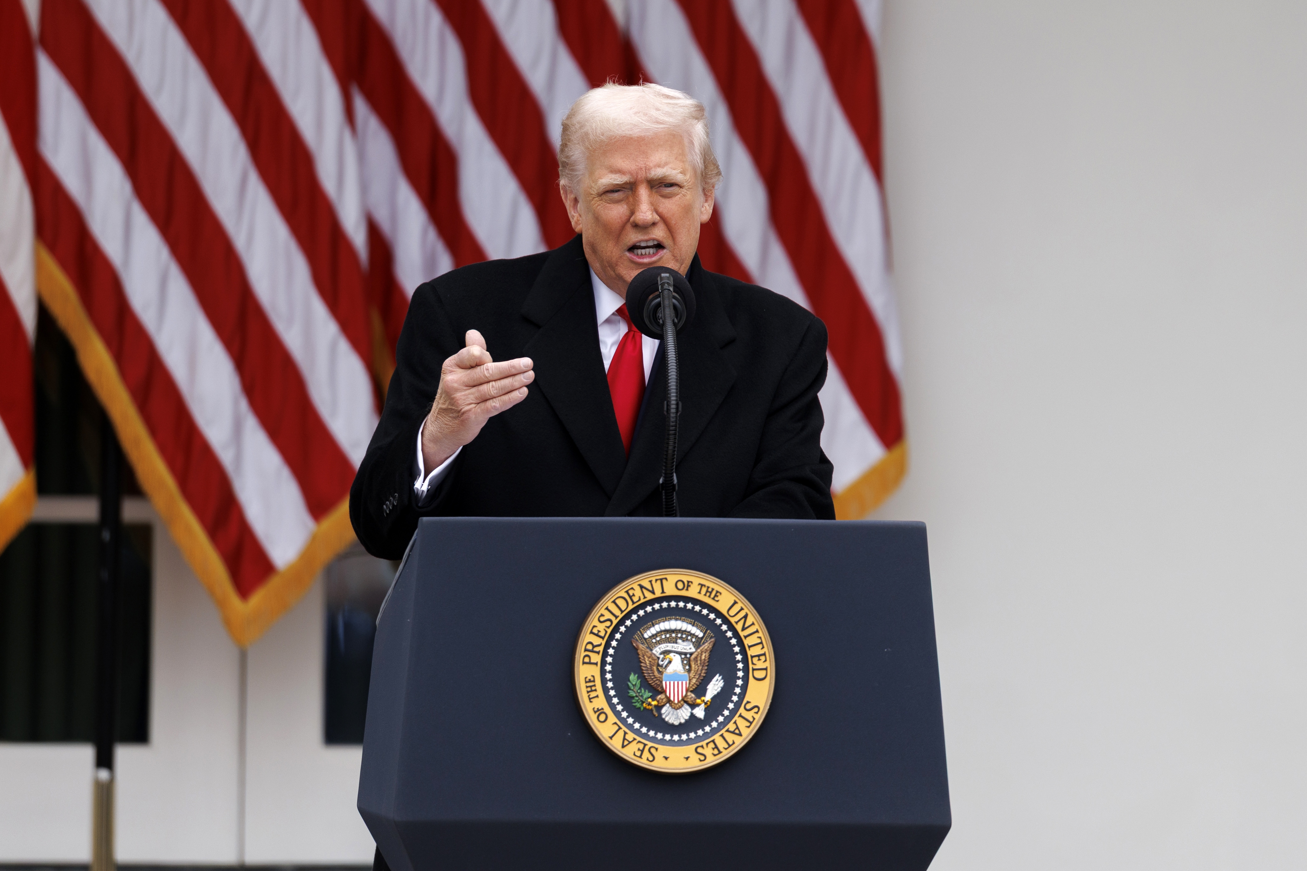 ABD Başkanı Trump: Venezuela hava sahası tamamen kapatılacak