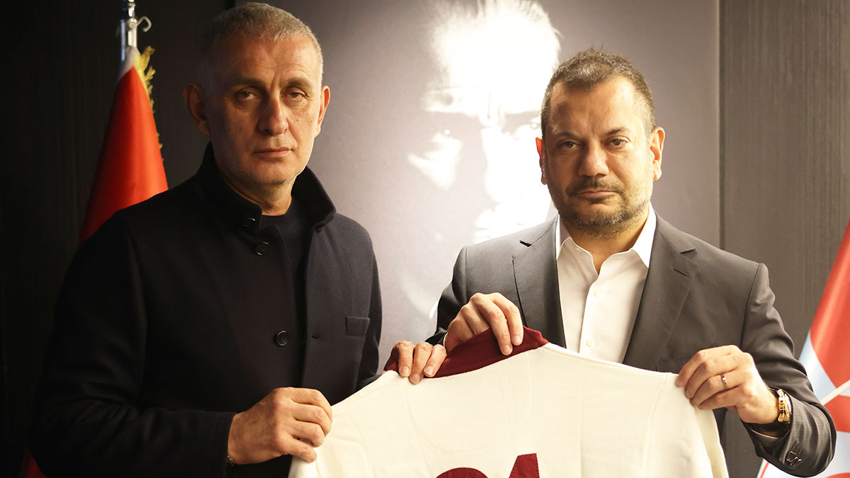 Ertuğrul Doğan, İbrahim Hacıosmanoğlu'na forma hediye etti