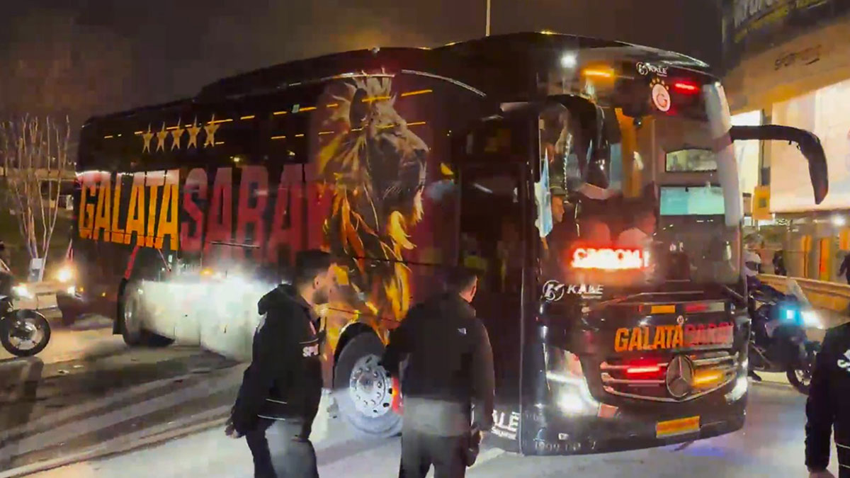 Galatasaray, Kadıköy'e giriş yaptı