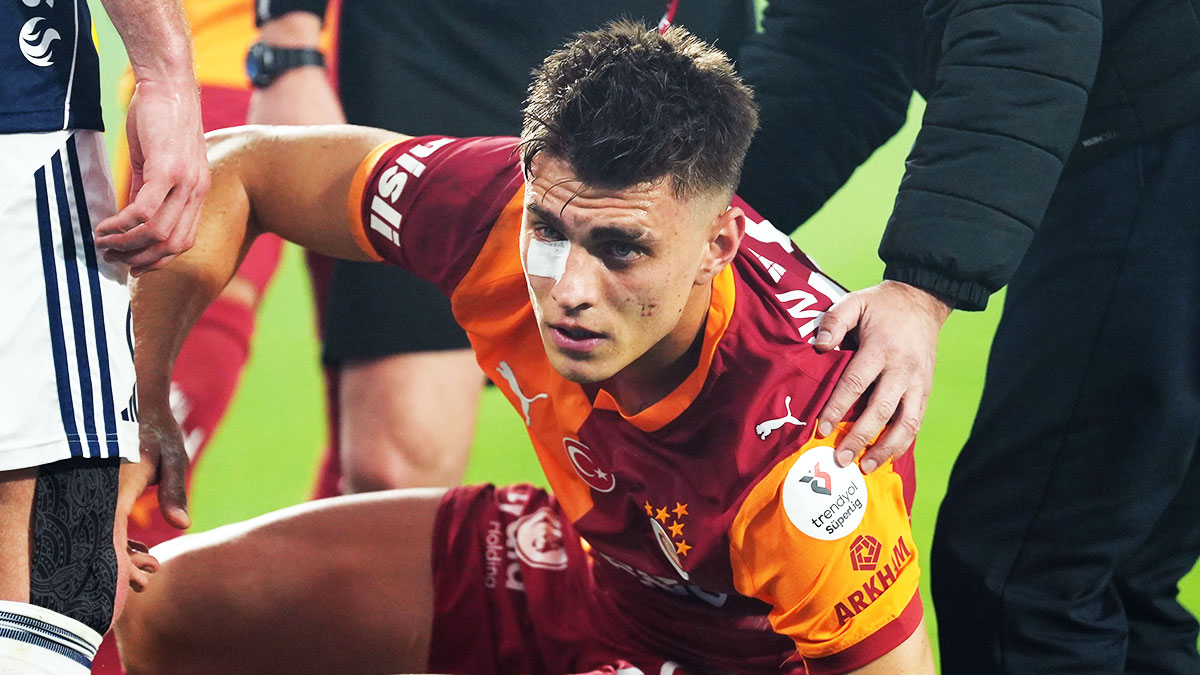 Derbide sahaya attığı çakmakla Kazımcan Karataş'ı yaralayan taraftar yakalandı