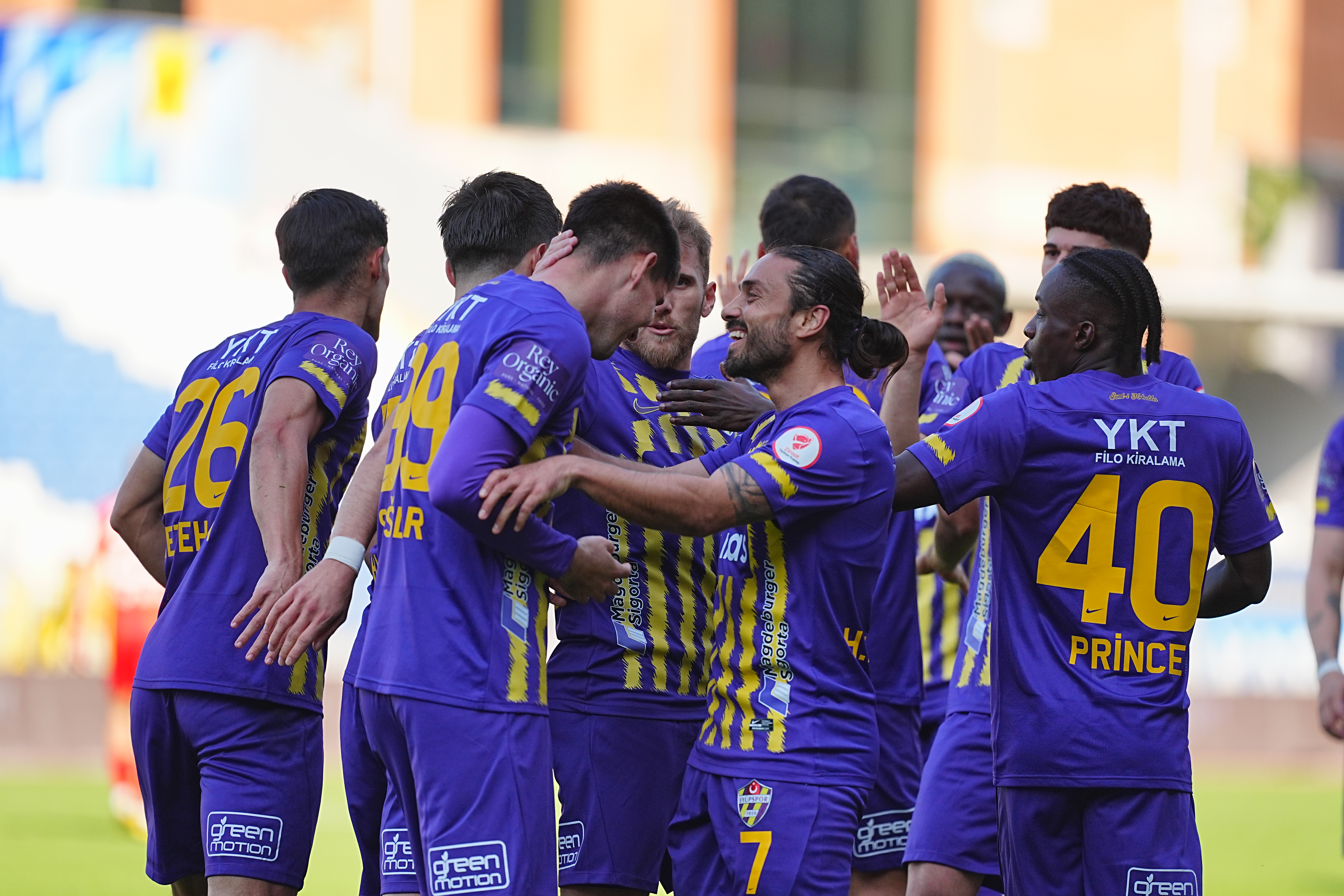 Eyüpspor 6 golle kupada gruplara yükseldi