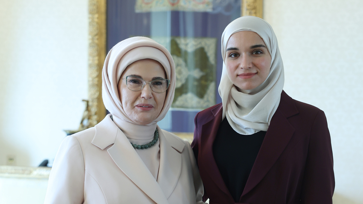 Emine Erdoğan, Suriye Cumhurbaşkanı Şara'nın eşi ile bir araya geldi