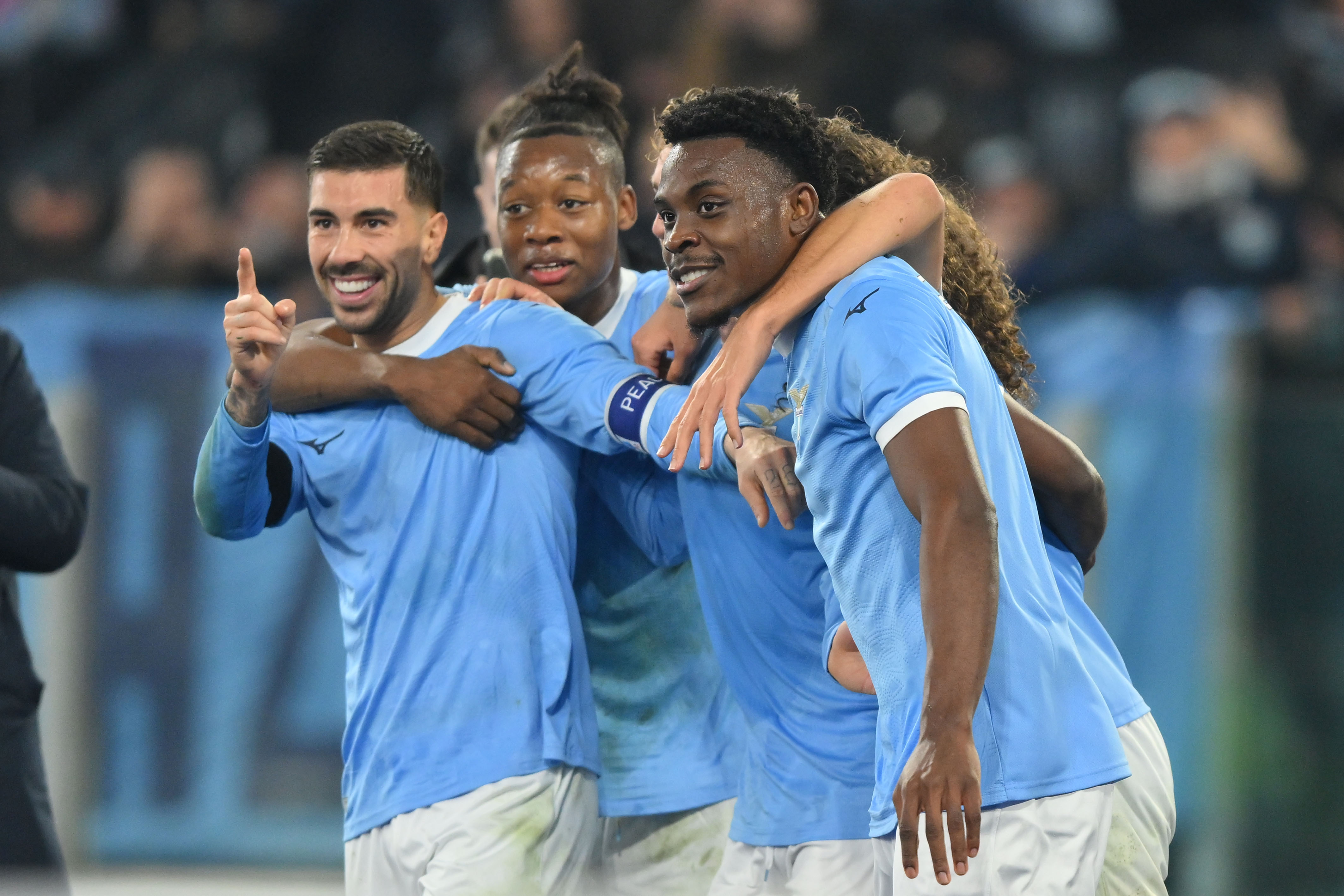 Lazio kupada Milan'ı tek golle eledi