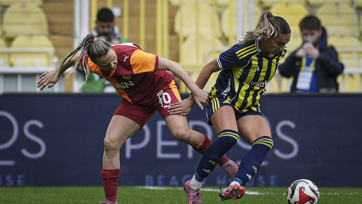 Fenerbahçe v ženskem derbiju premagal Galatasaray in se povzpel na vrh lestvice