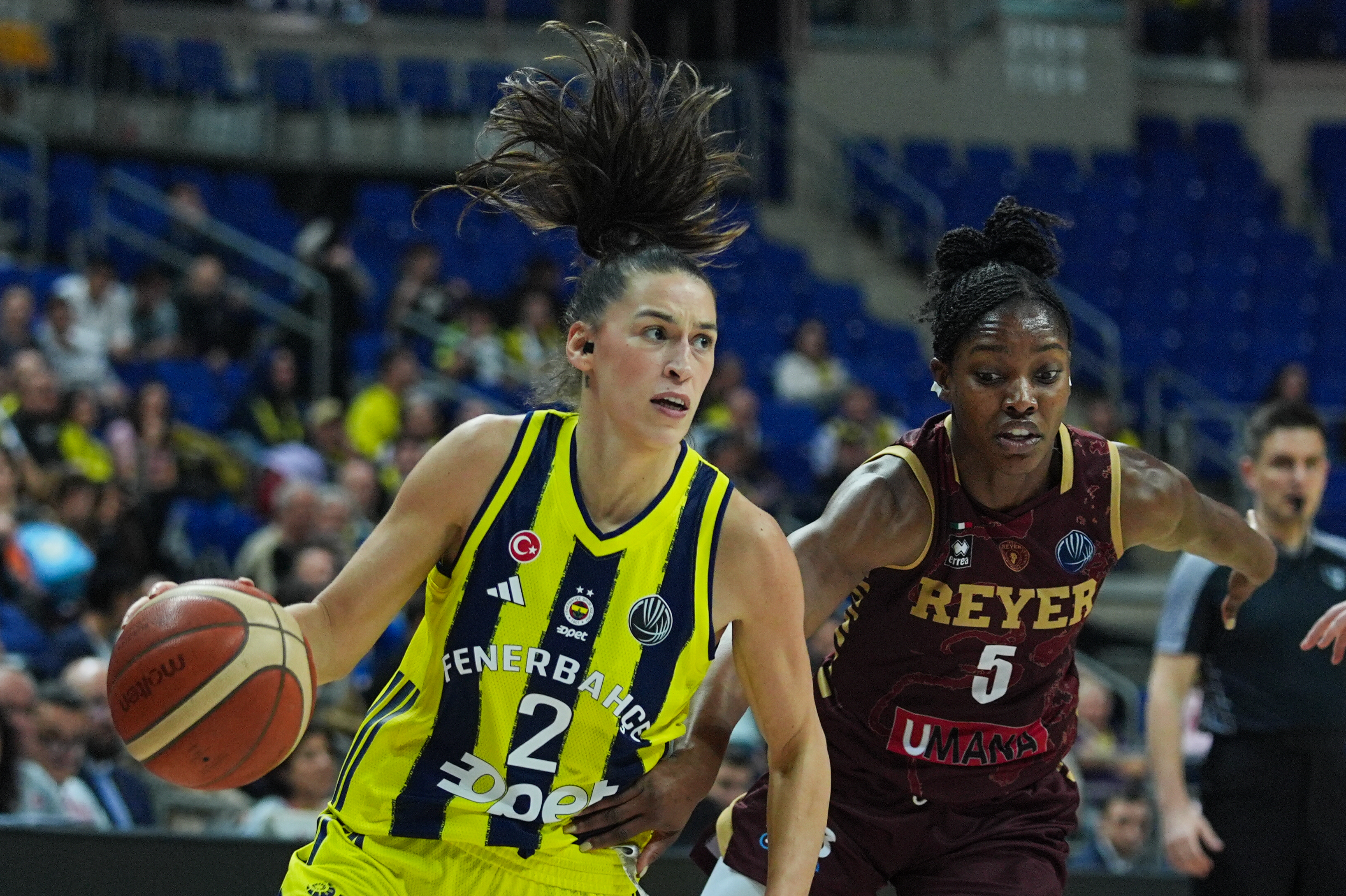 Fenerbahçe Opet, İtalyan rakibini ikiye katladı!