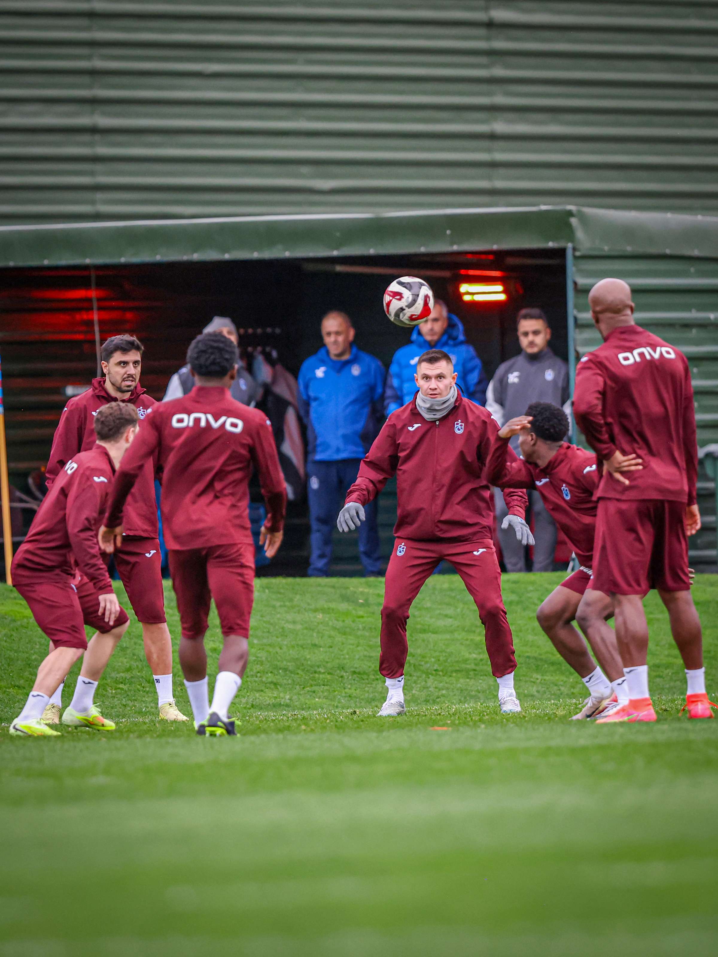 Trabzonspor, Beşiktaş derbisine hazırlanıyor