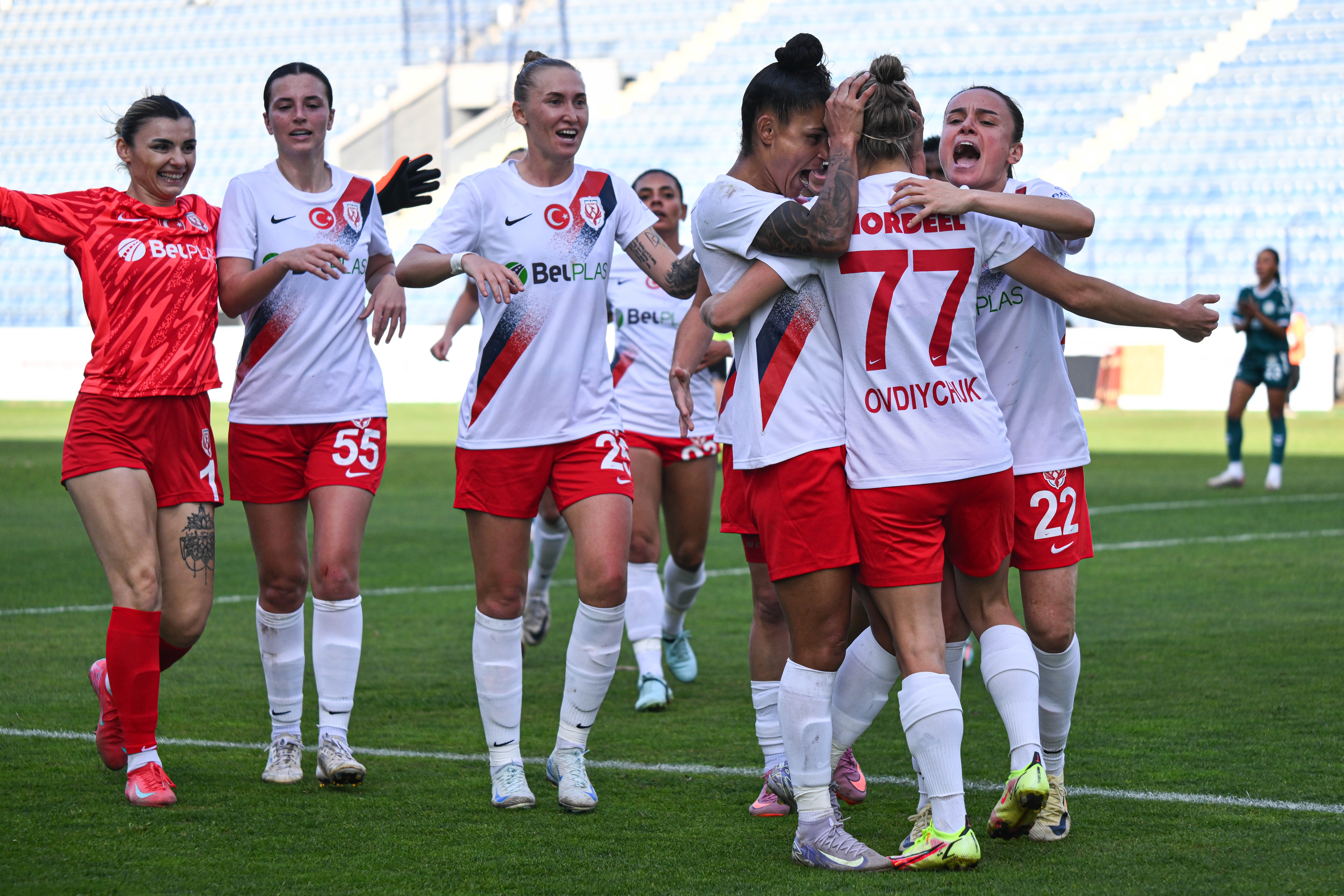 ABB FOMGET sahasında Fenerbahçe'yi ağırlayacak