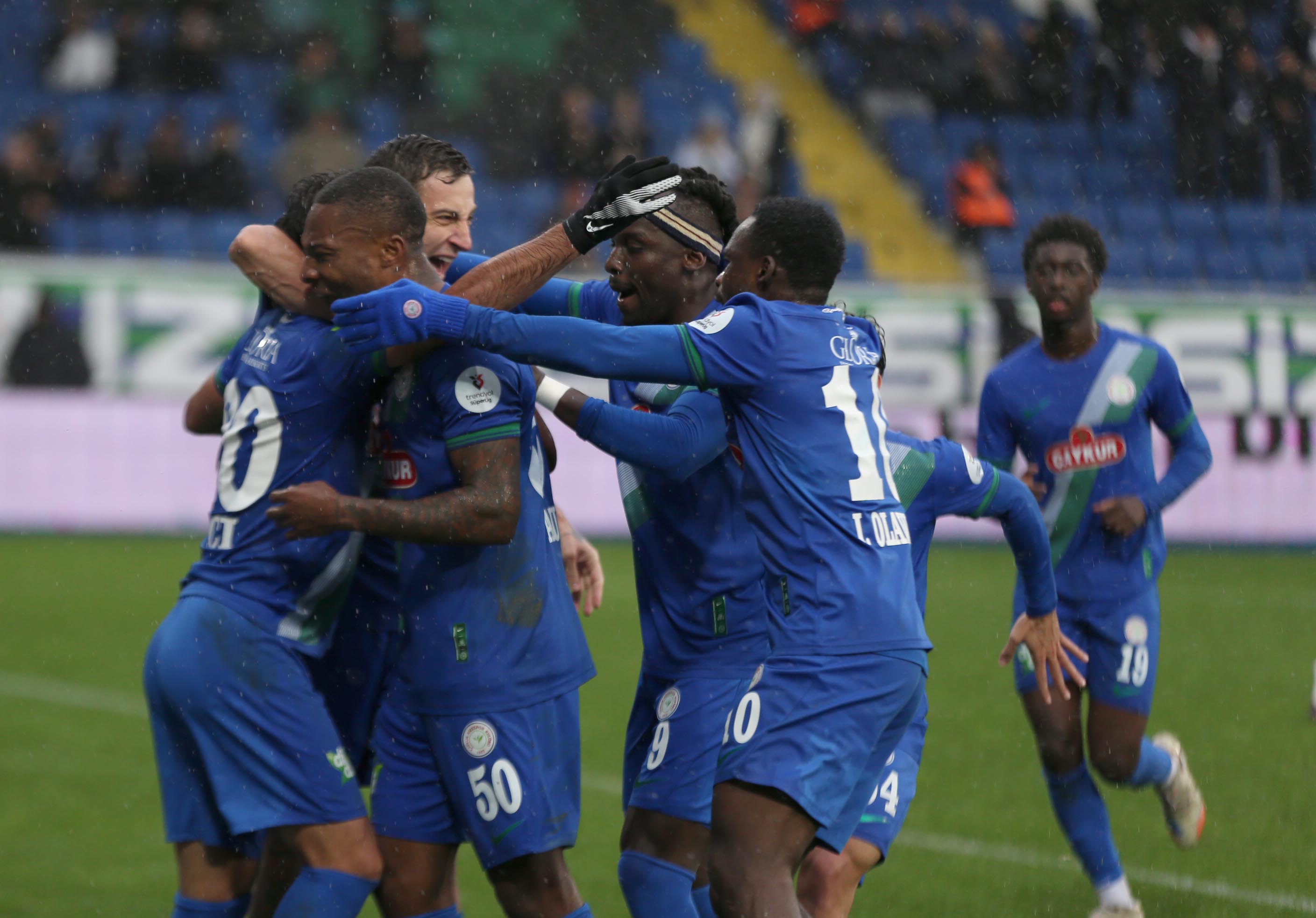 Çaykur Rizespor, Eyüpspor'u 3 golle yıktı