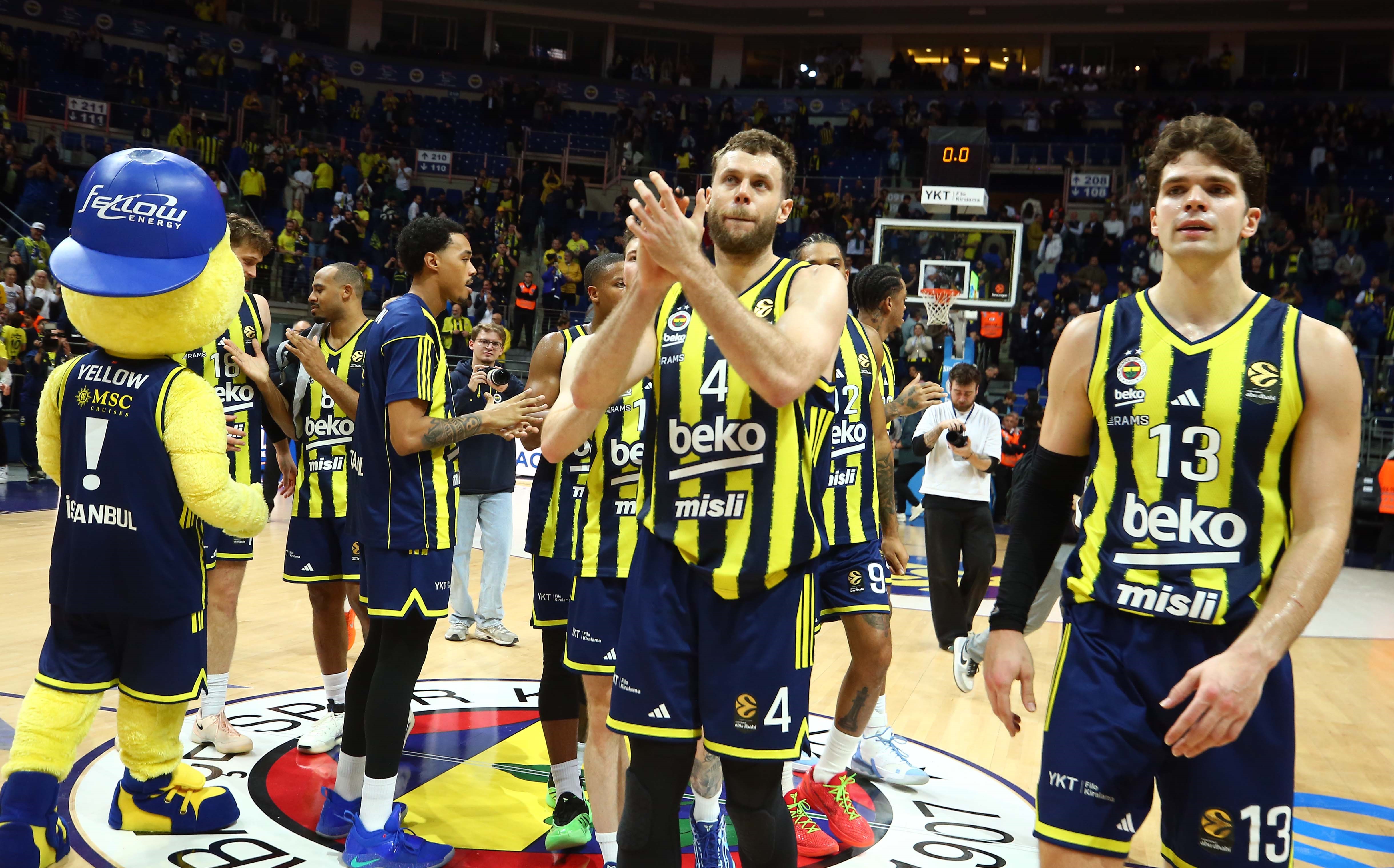 Fenerbahçe Beko sahasında Anadolu Efes ile karşılaşacak