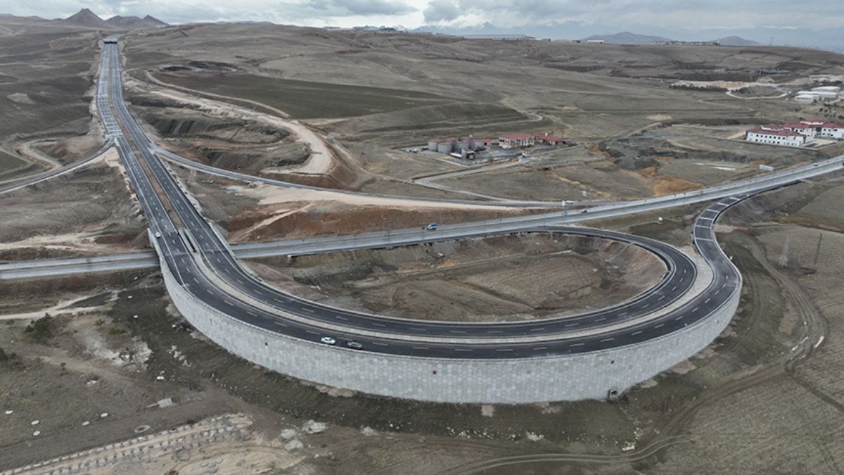 Van Çevre Yolu'nun 28 kilometrelik iki etabı açılıyor