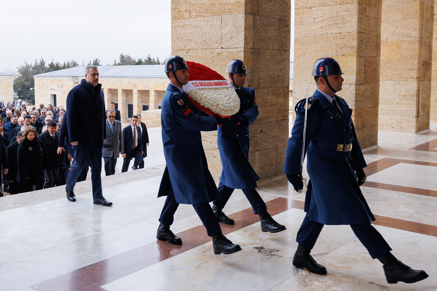 16. Büyükelçiler Konferansı... Bakan Fidan Anıtkabir'i ziyaret etti