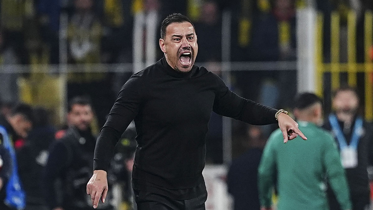 Çağdaş Atan isyan etti! "Hakemliği bırakmıştı, niye VAR'da"