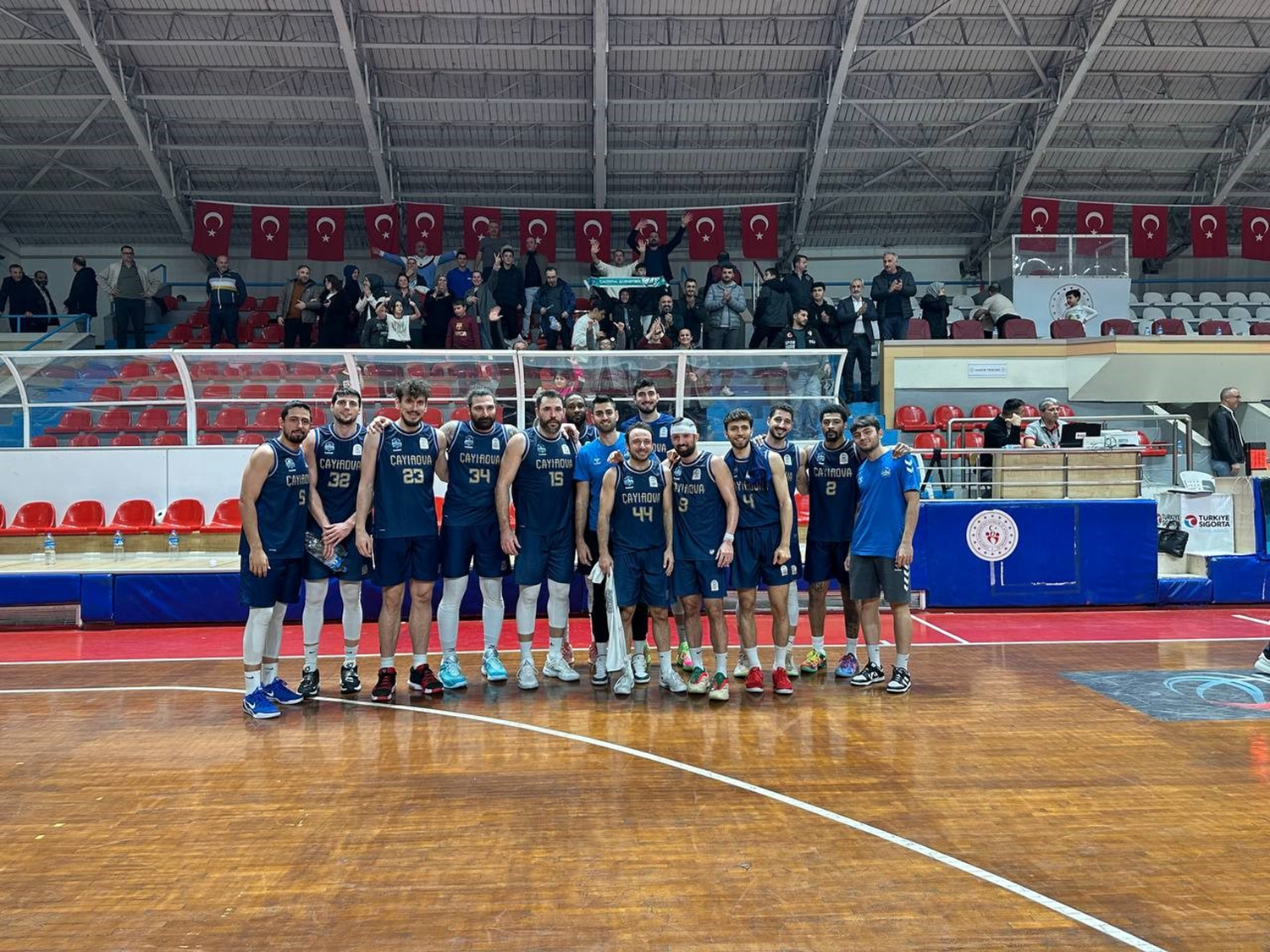 Çayırova Belediyesi, Kağıtspor'u devirdi