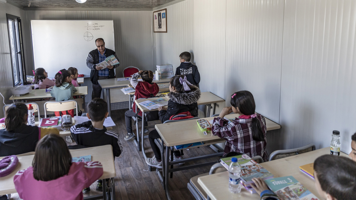 "Depremzede öğretmenler tahliye ediliyor" iddialarına cevap! İddialar kanıtlarla çürütüldü